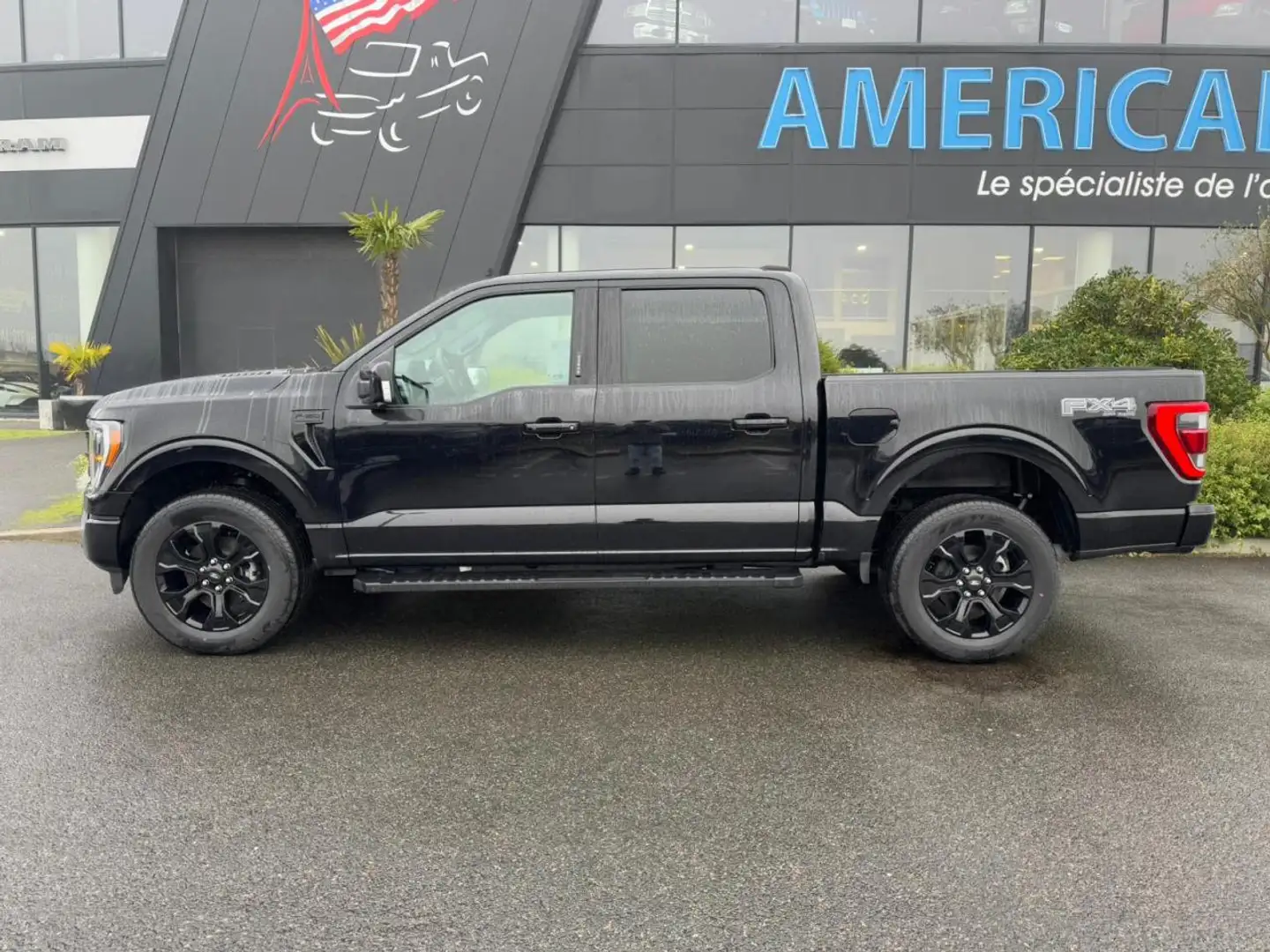 Ford F 150 Supercrew LARIAT Black Package V8 5.0L FLEXFUEL Noir - 2
