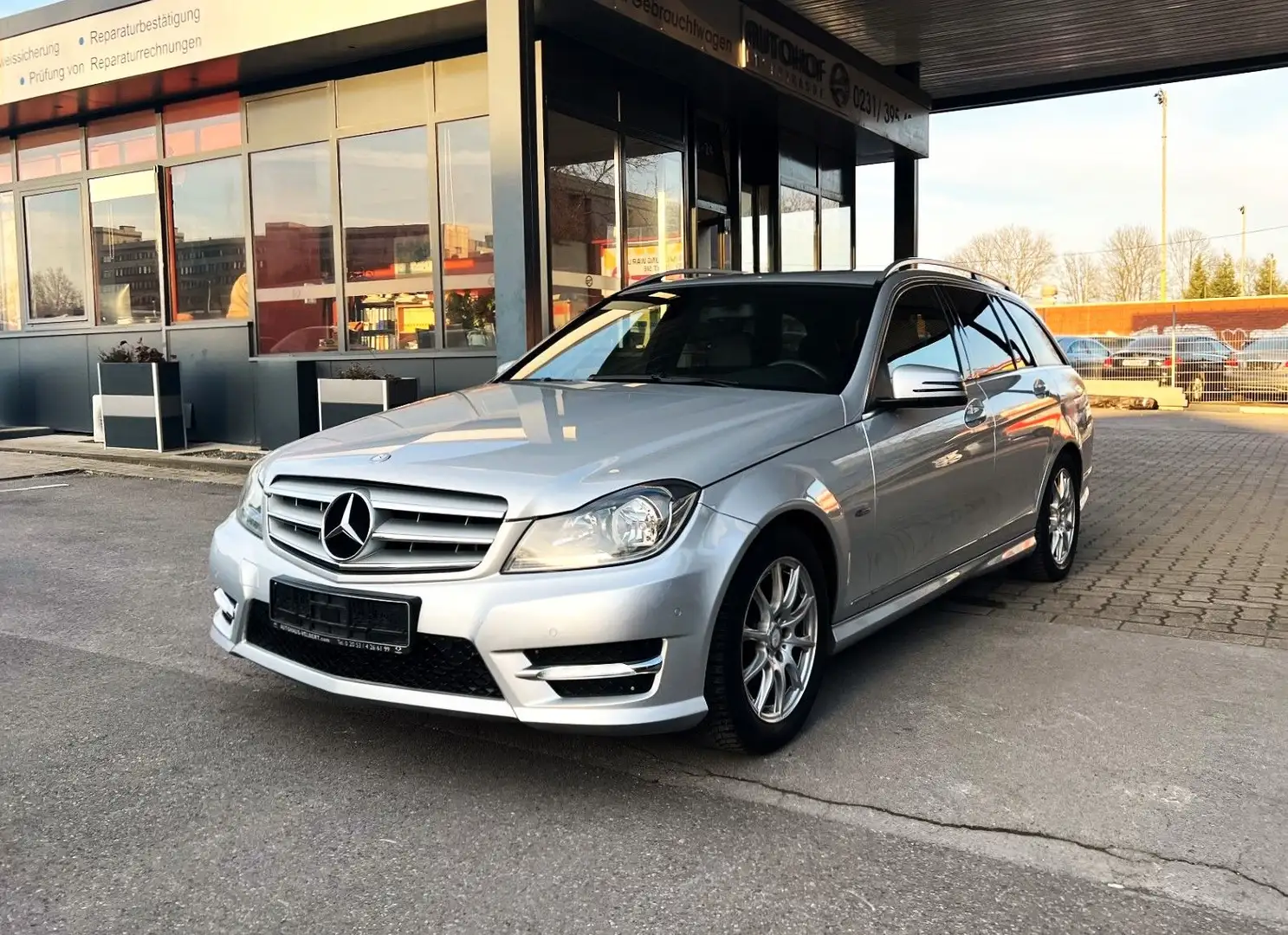 Mercedes-Benz C 200 CDI/BlueEfficiency/Avantgarde/Navi/AMG Argent - 1