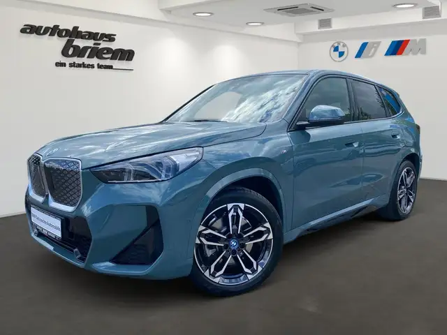 BMW iX1