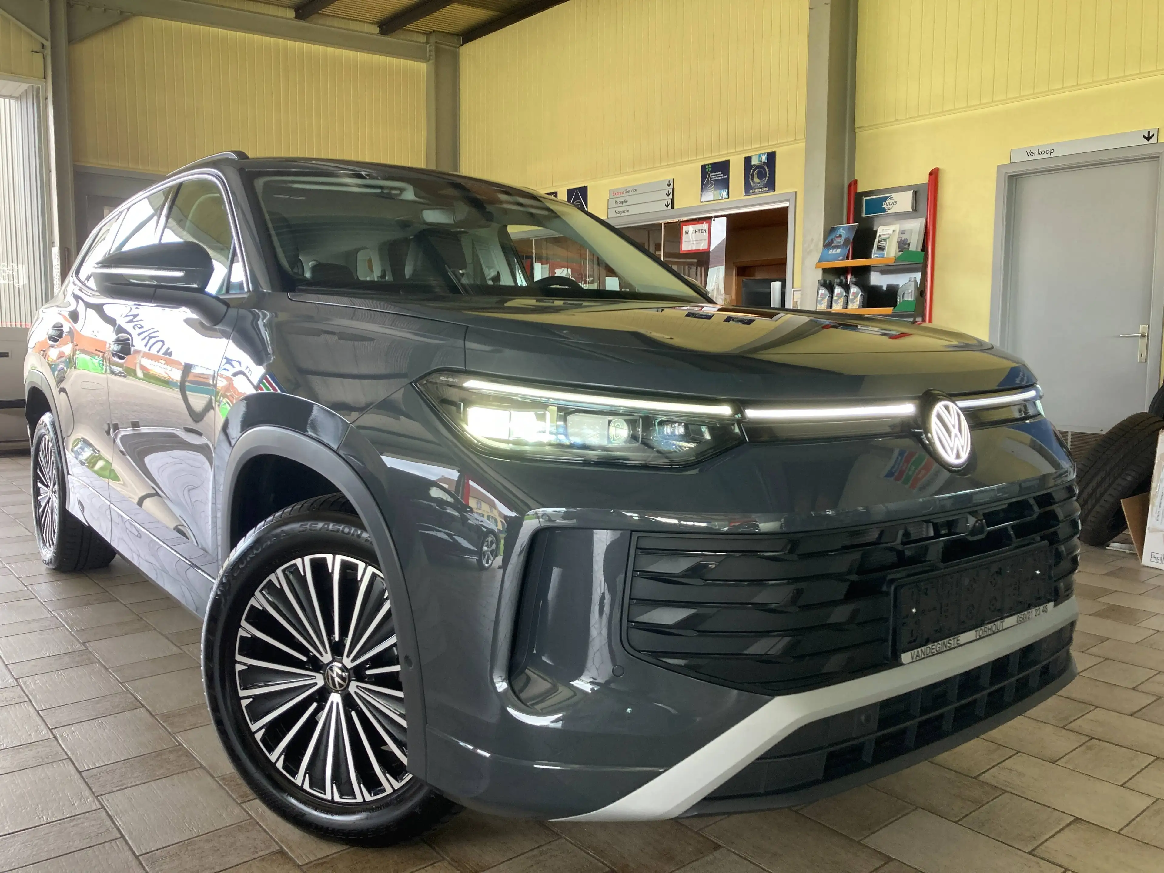 Volkswagen Tayron Tayron 150eTSI -AUTOMAAT - 7 zetel -GPS -Airco 3zone -App -MATRIX -Cam 360° -Trekhk