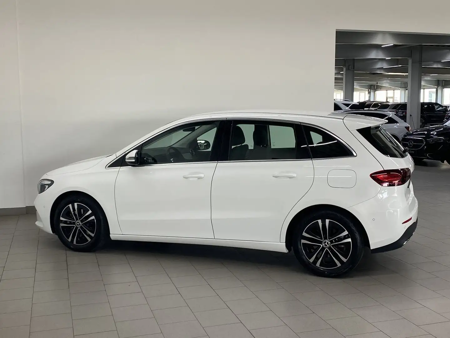 Mercedes-Benz B 200 PROGRESSIVE+DISTR+AHK+LED+NAV+KAM+LENKHZG Weiß - 2
