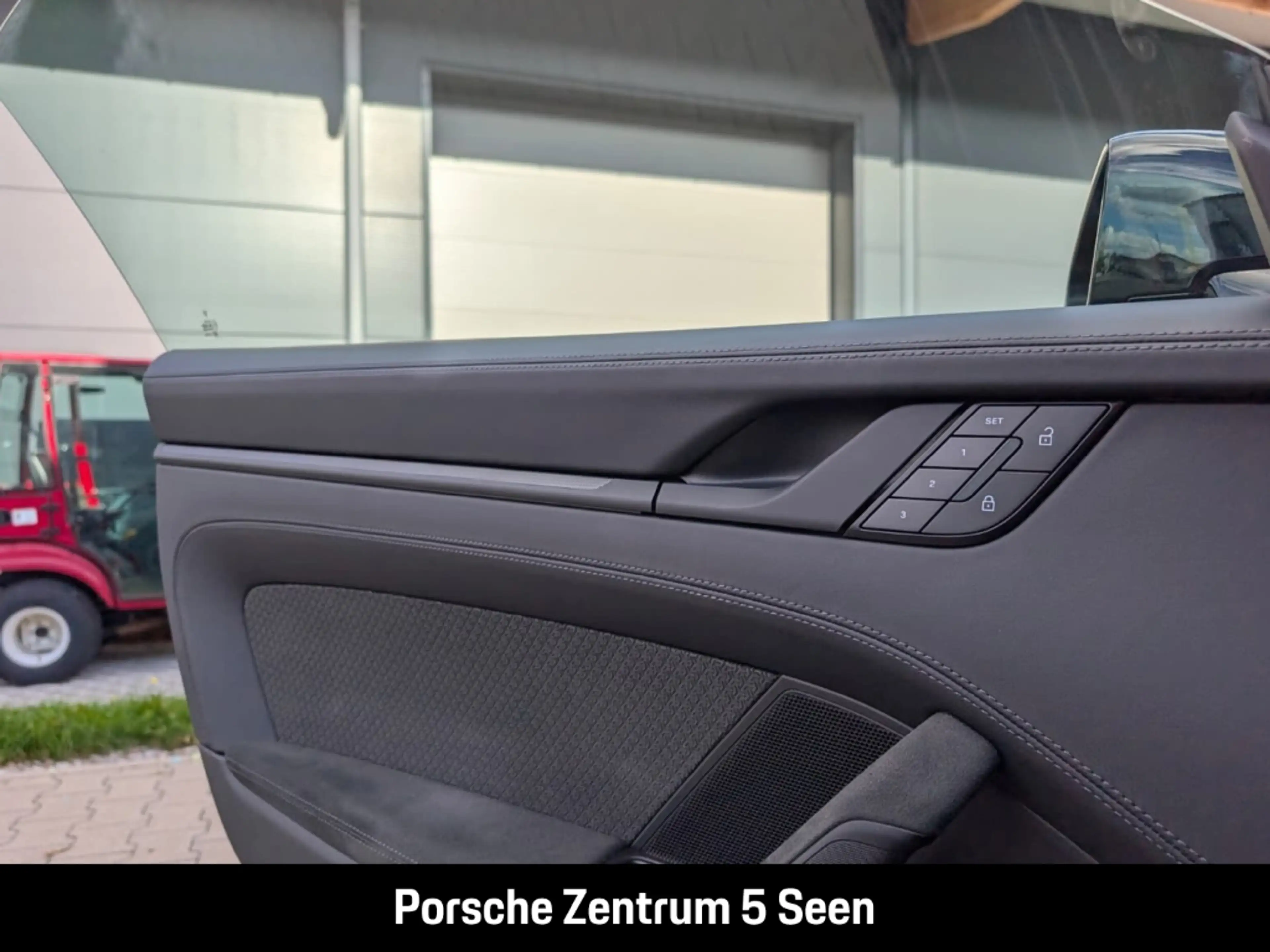 Porsche 992 -2 (911) Carrera GTS Cabriolet — photo 20