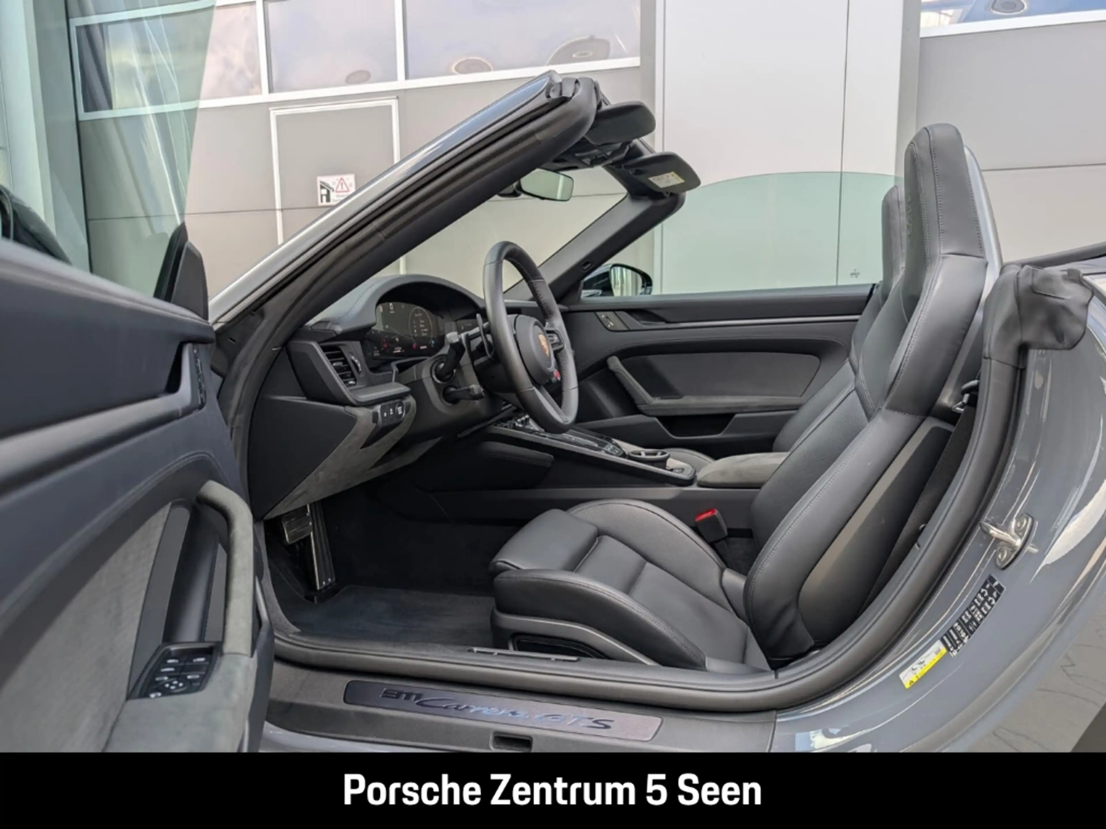 Porsche 992 -2 (911) Carrera GTS Cabriolet — photo 22
