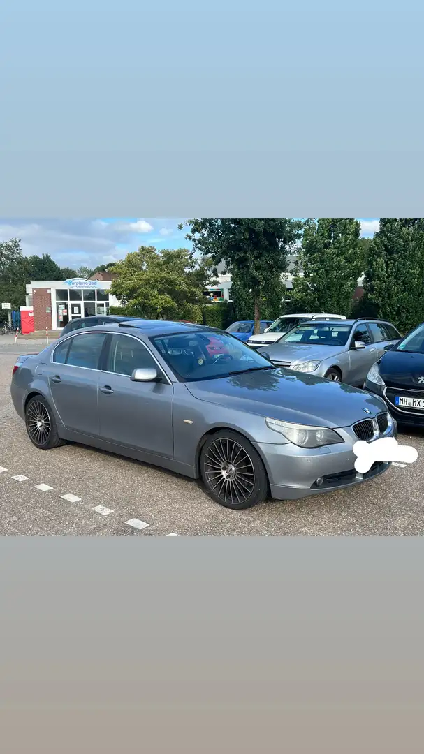 BMW 545 545i Šedá - 1