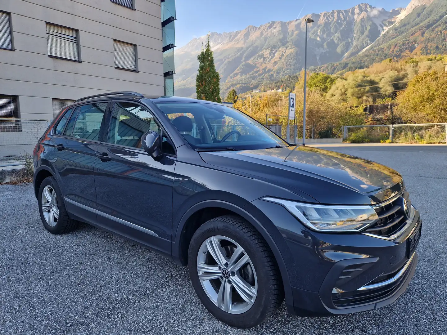 Volkswagen Tiguan Tiguan 2,0TDI 4Mot. LED-NAVI-Lenkradheizung - 1