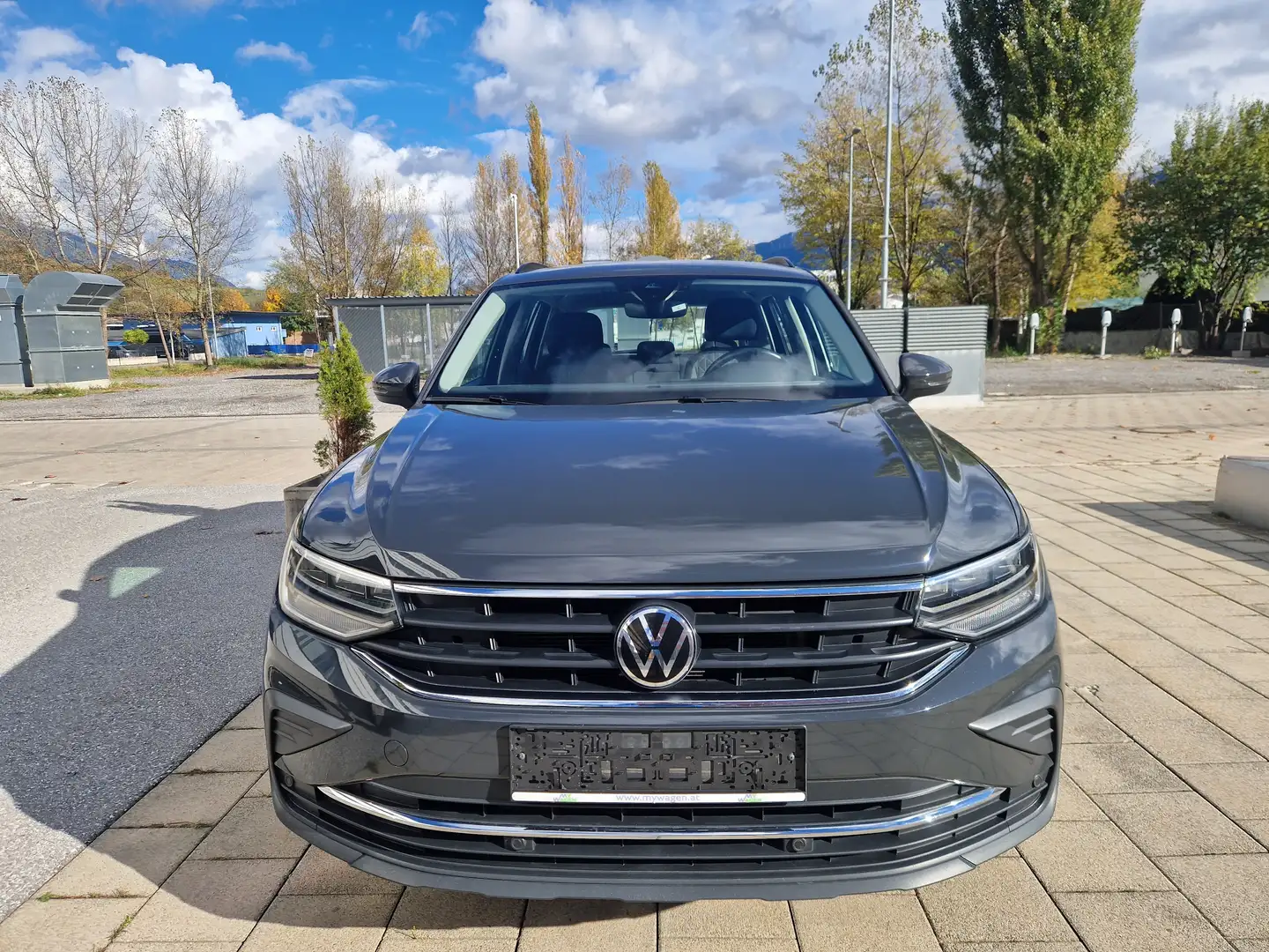 Volkswagen Tiguan Tiguan 2,0TDI 4Mot. LED-NAVI-Lenkradheizung - 2