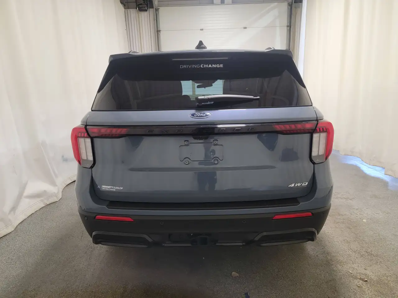 Ford Explorer снимка Ford Explorer