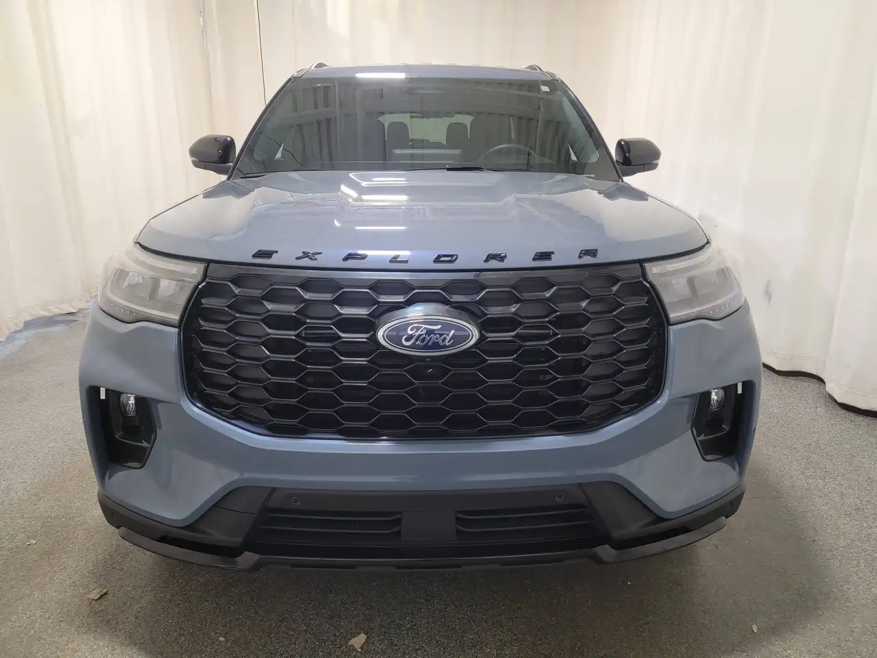 Ford Explorer снимка Ford Explorer