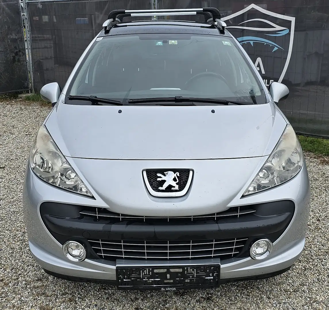 Peugeot 207 SW Trendy 1,4 16V VTi Grau - 2