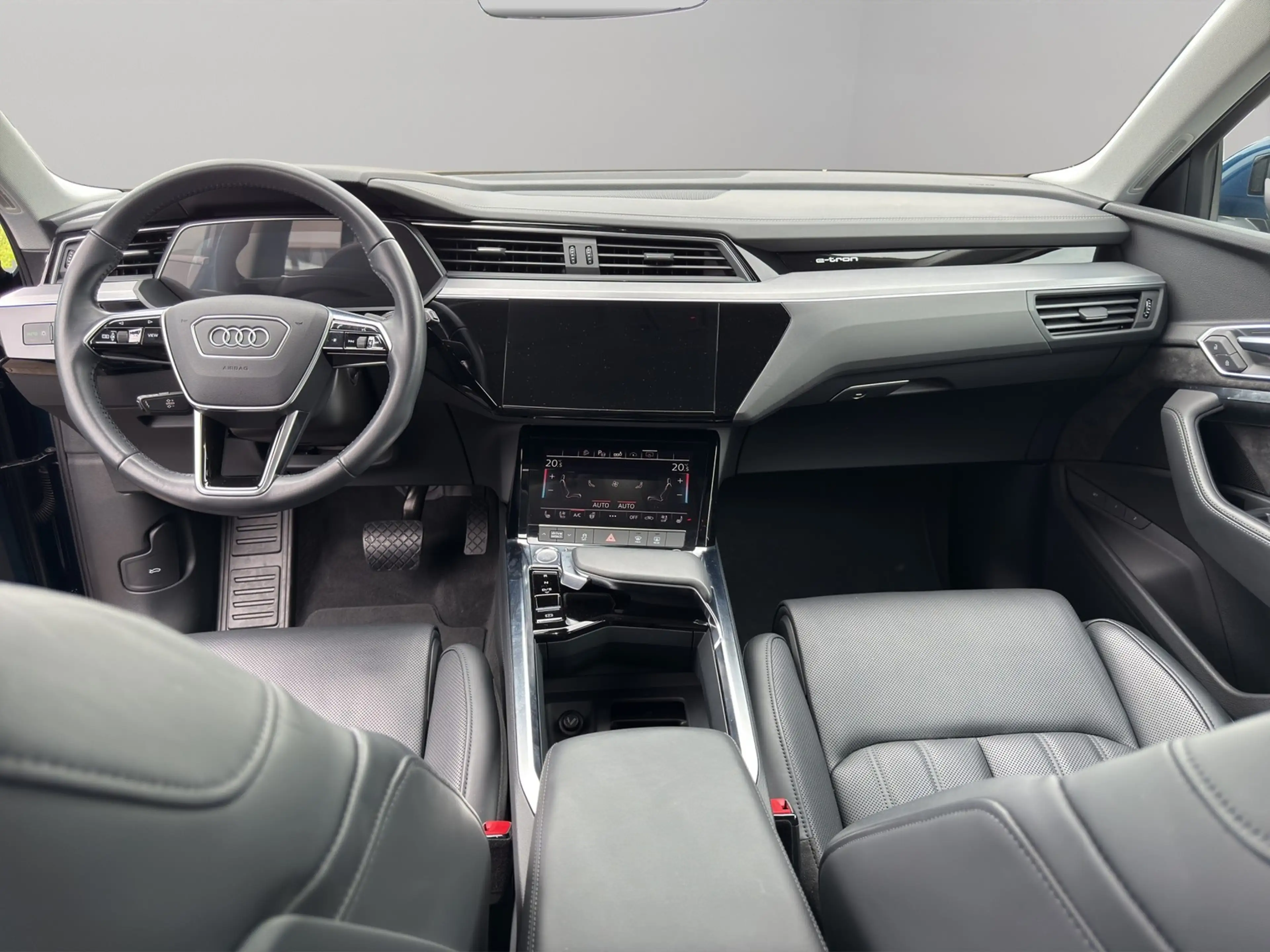Audi e-tron advanced 55 quattro 300 advanced — photo 12