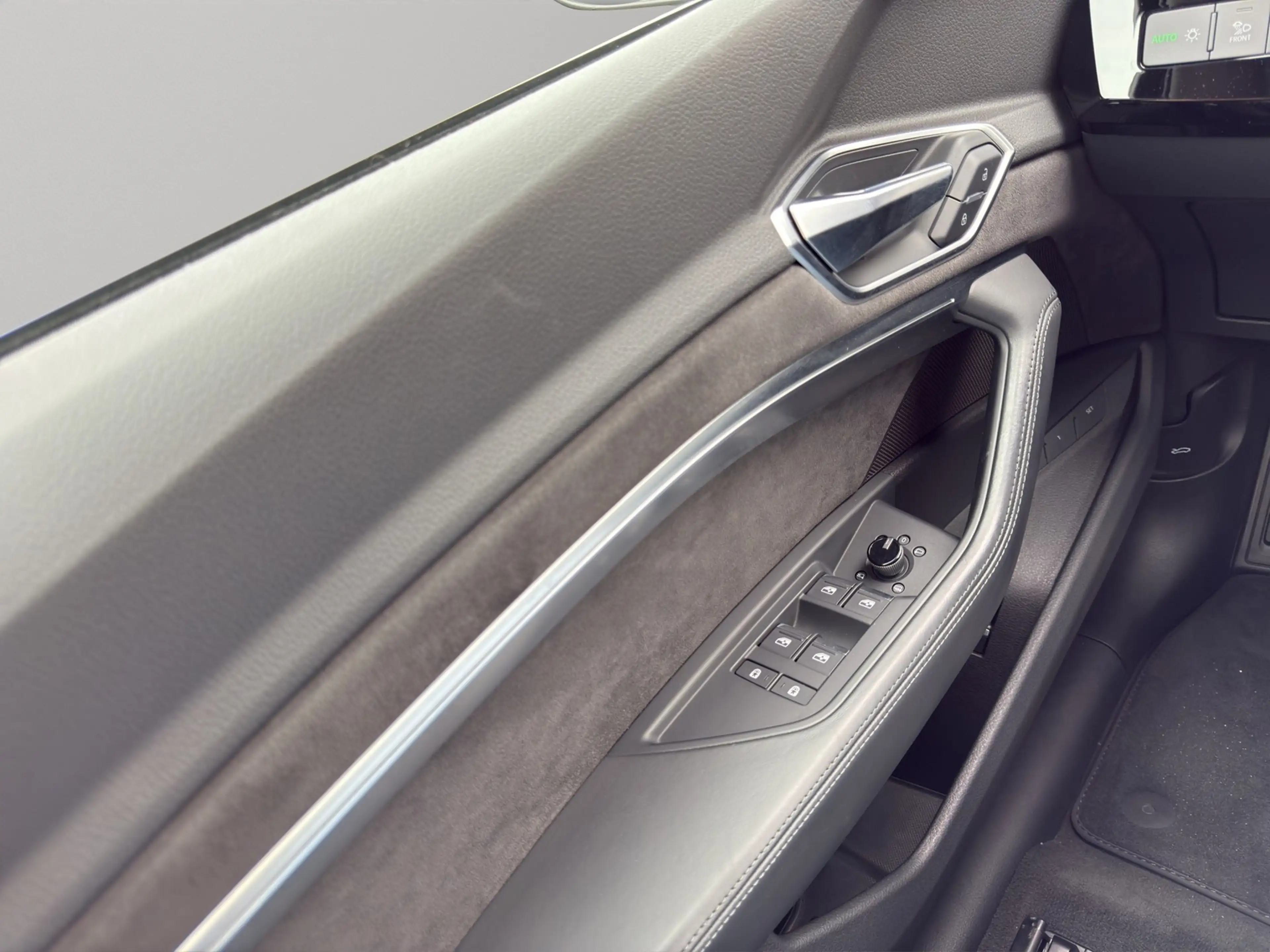 Audi e-tron advanced 55 quattro 300 advanced — photo 10