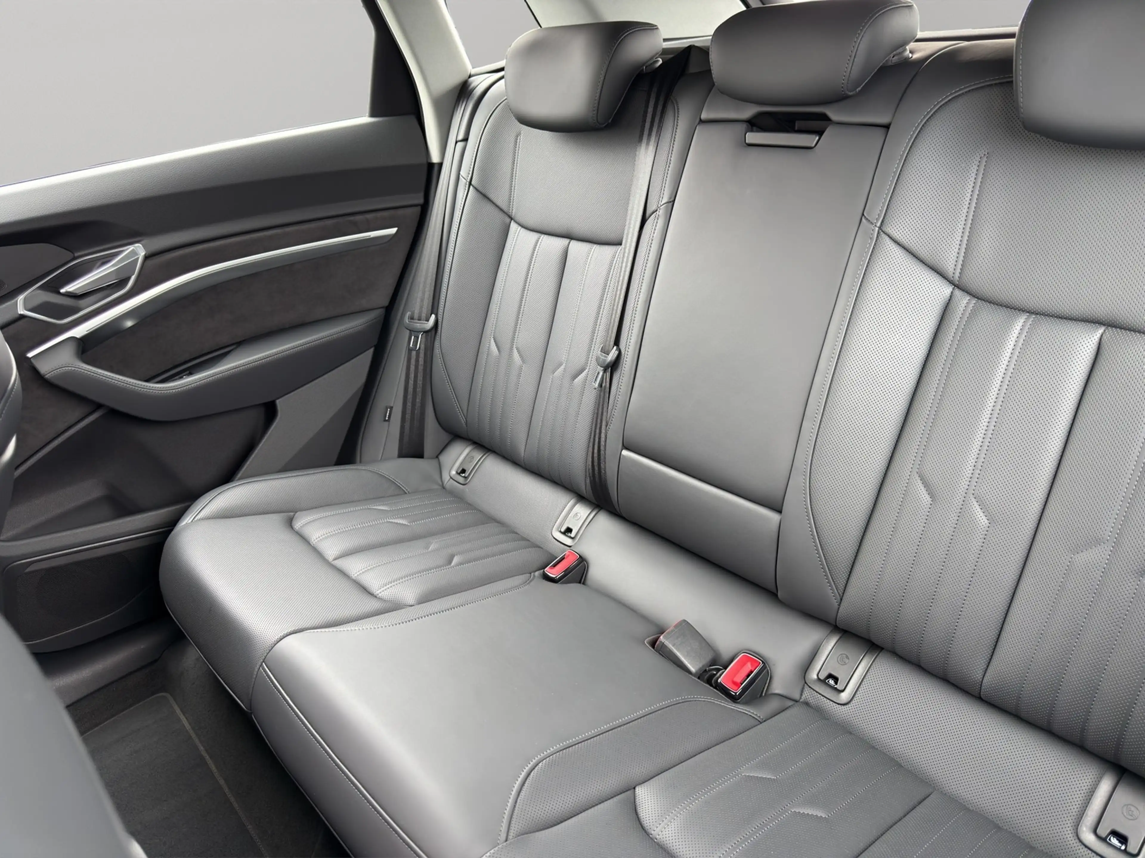 Audi e-tron advanced 55 quattro 300 advanced — photo 11