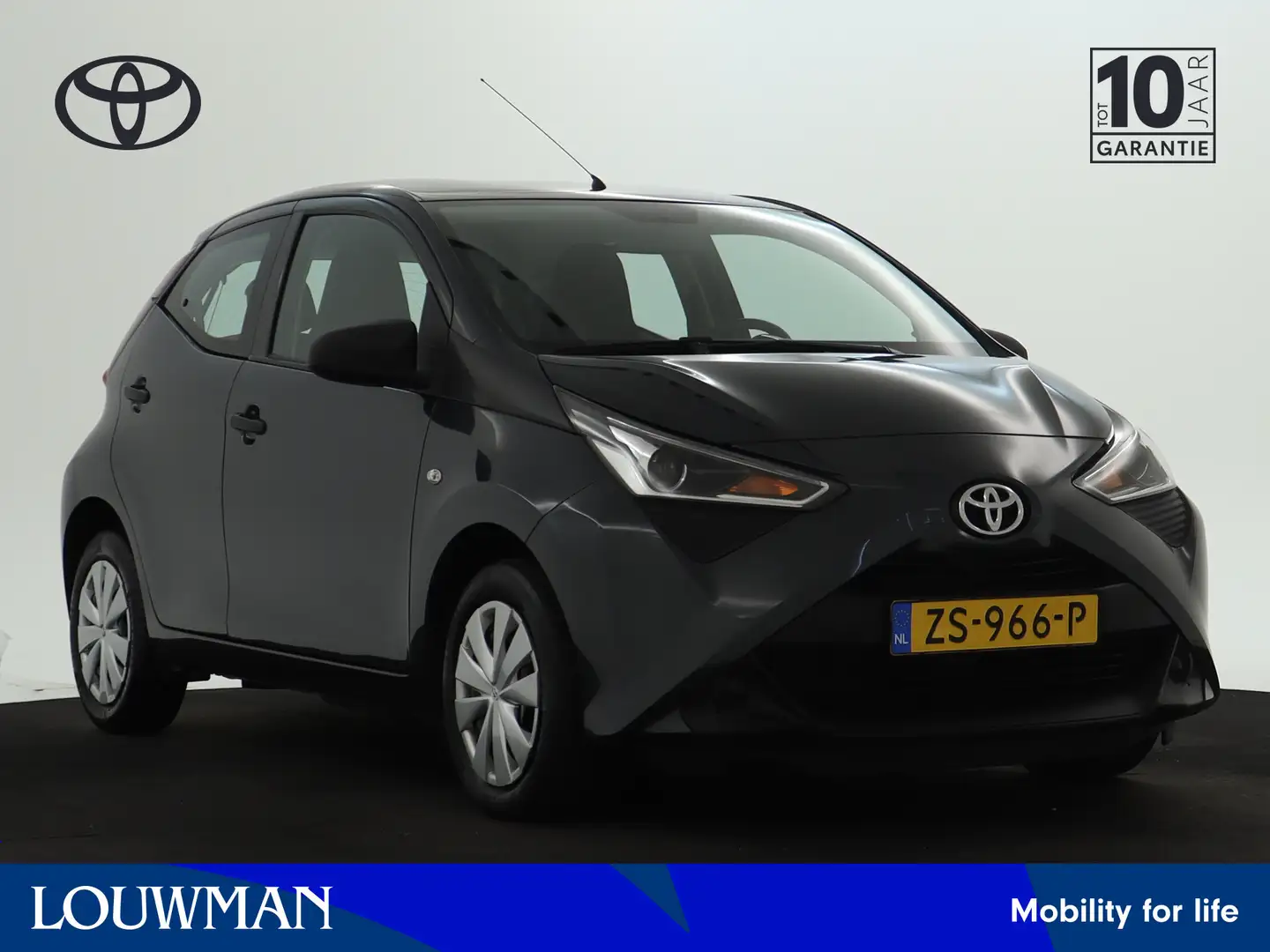 Toyota Aygo 1.0 VVT-i x-fun | Airco | 5 deurs | Lage km-stand Gris - 1