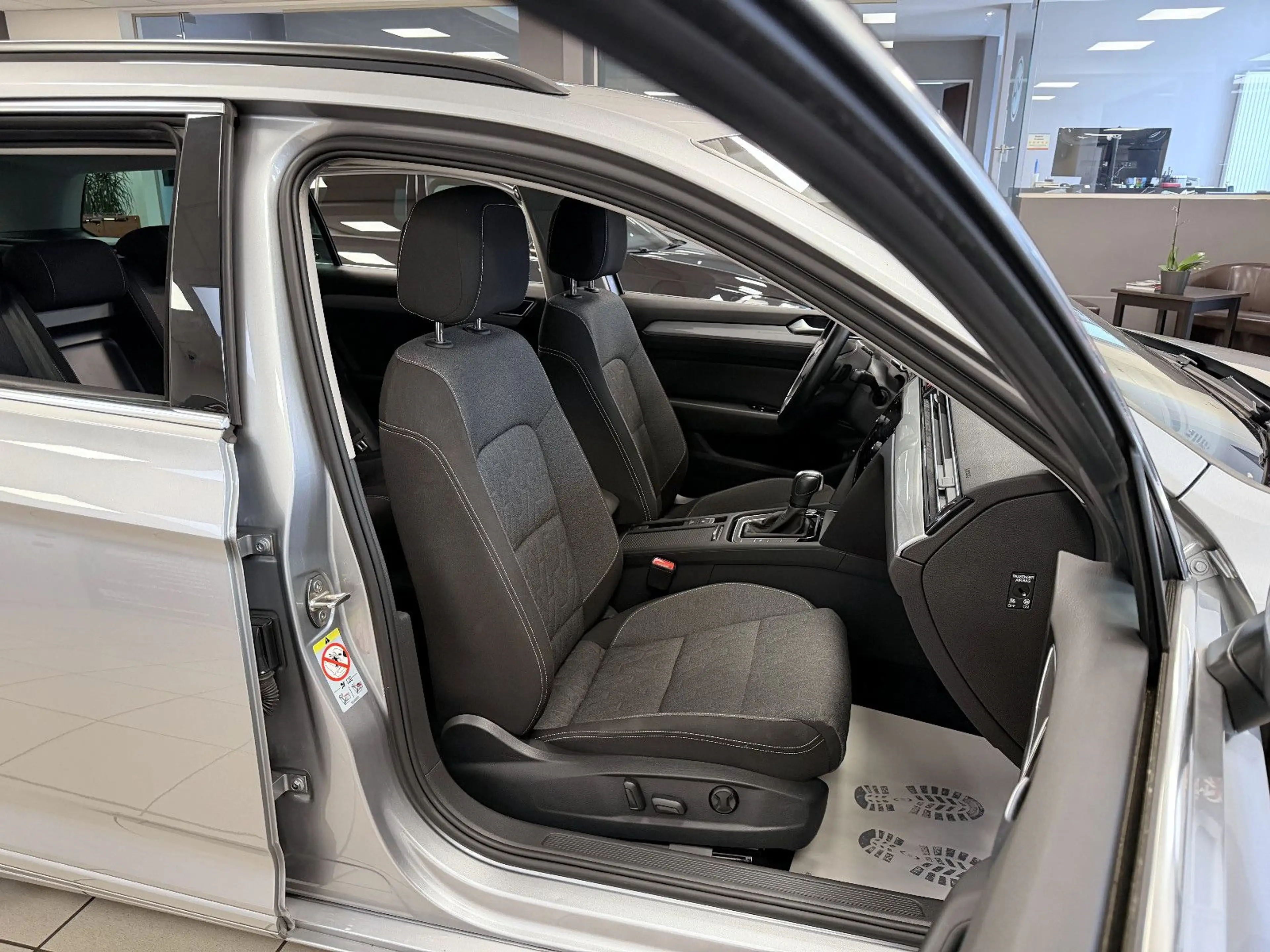 Volkswagen Passat Variant Business *AHK*ACC*Kamera*Massage — photo 13