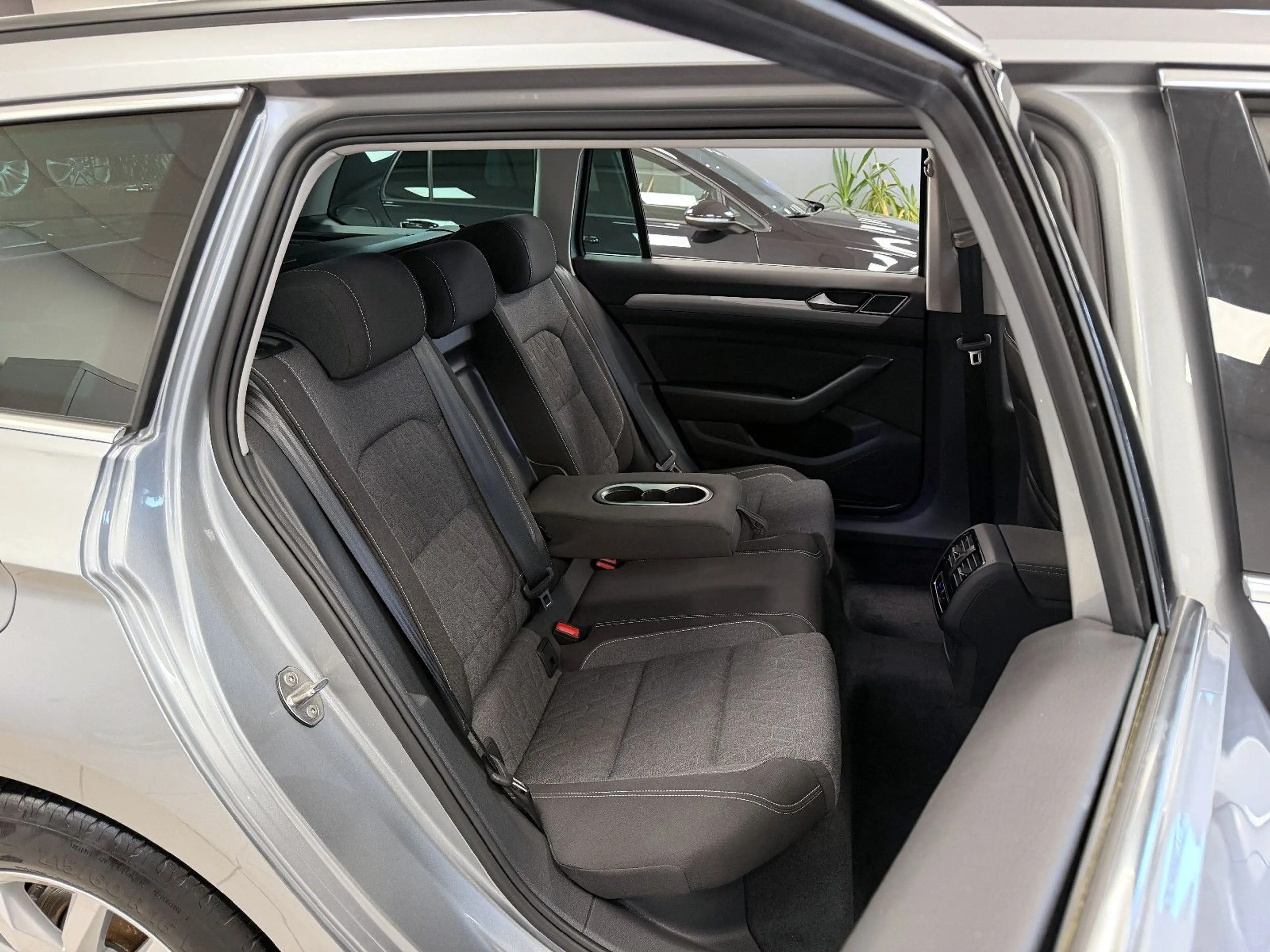 Volkswagen Passat Variant Business *AHK*ACC*Kamera*Massage — photo 15