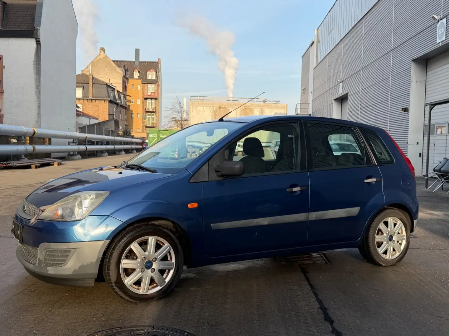 Ford Fiesta Ambiente Blau - 2