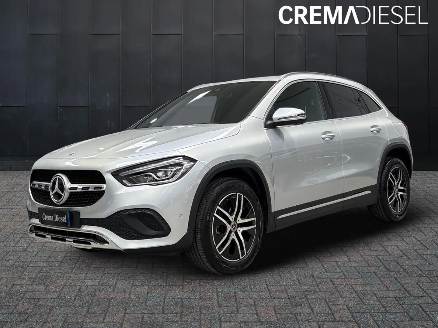 Mercedes-Benz GLA 200 GLA-H247 2020 Sport auto Argento - 1