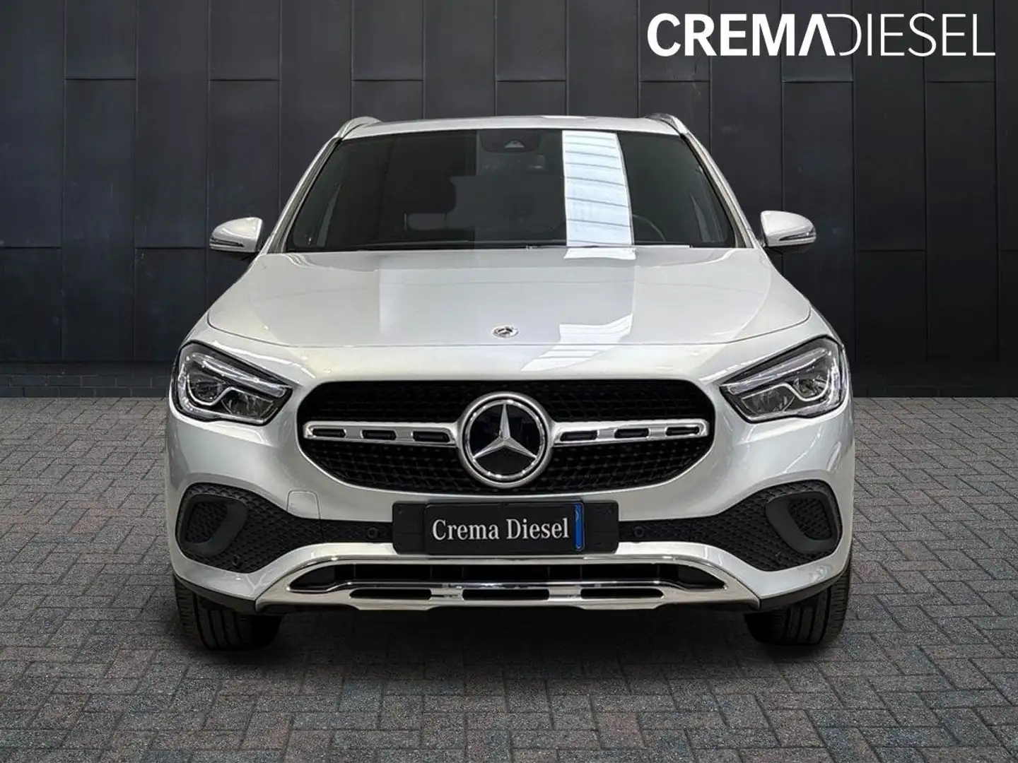 Mercedes-Benz GLA 200 GLA-H247 2020 Sport auto Argento - 2
