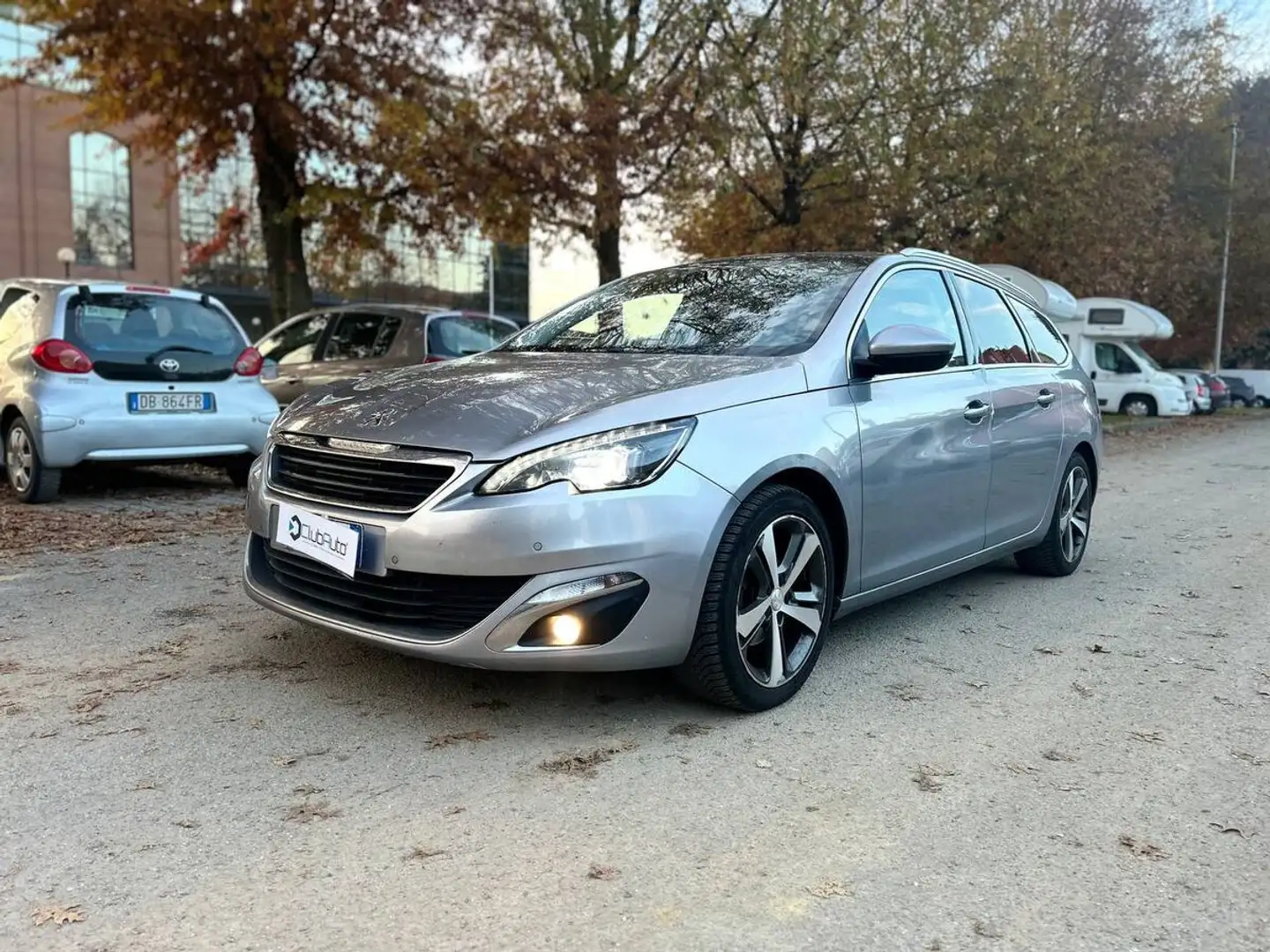 Peugeot 308 1.6 bluehdi Allure s&s 120cv Gris - 1