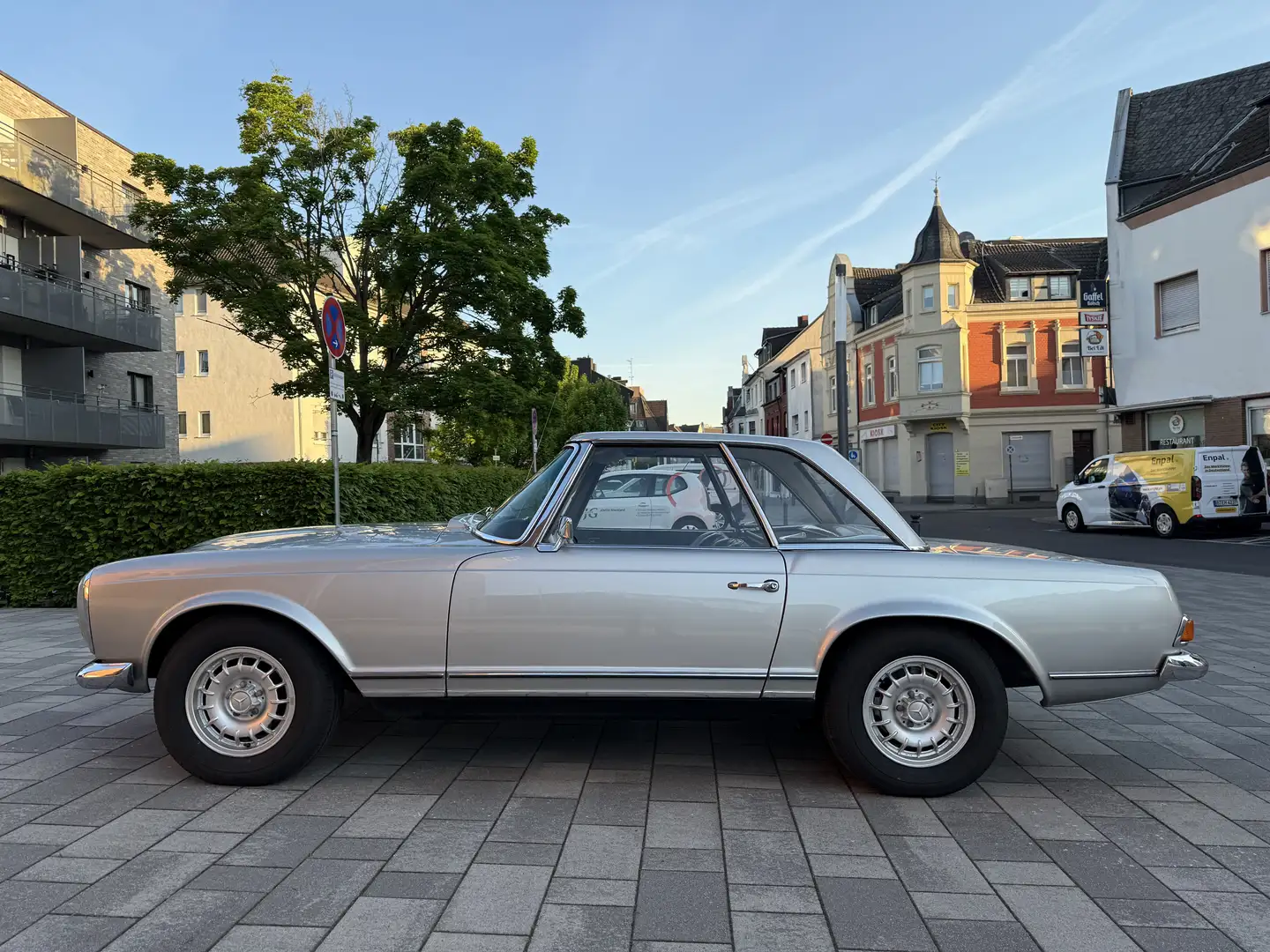Mercedes-Benz SL 280 Gümüş rengi - 1