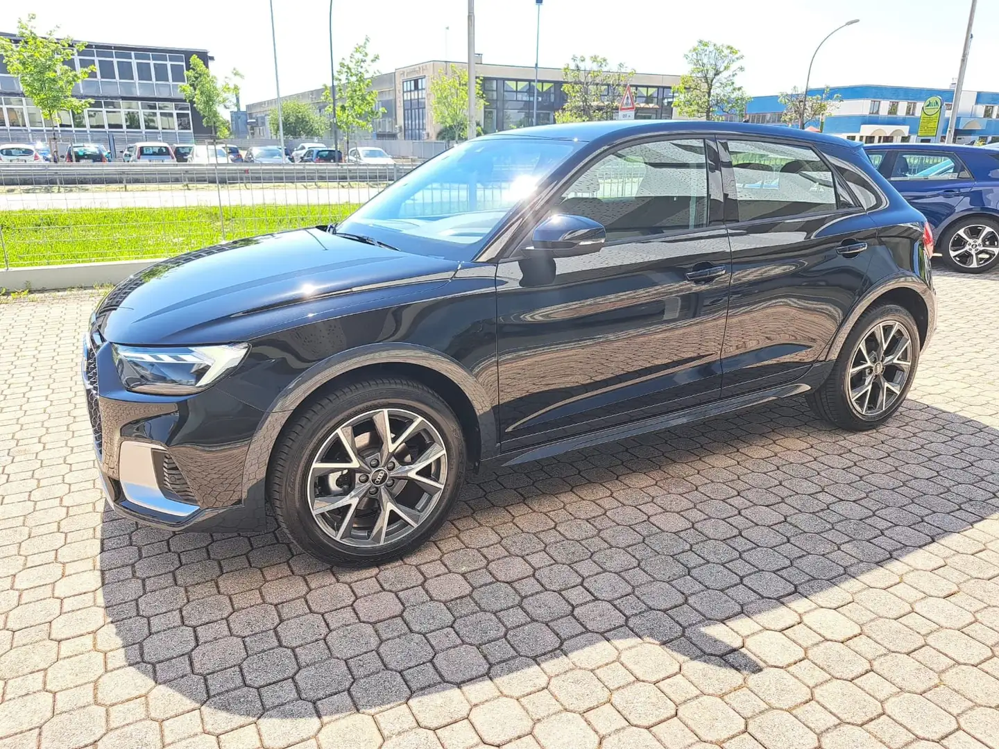 Audi A1 A1 allstreet 25 1.0 tfsi Admired 95cv Nero - 2