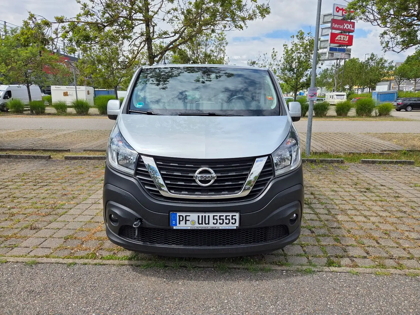 Nissan NV300 Kombi L1H1 2,7t PREMIUM MOTOR FEST Grau - 2