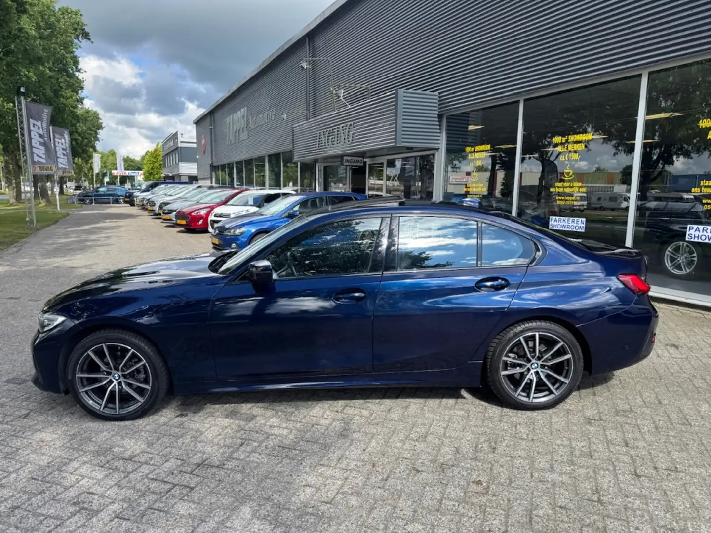 BMW 318 3-serie 318i Executive Edition Sport line PANO/LED Blauw - 2