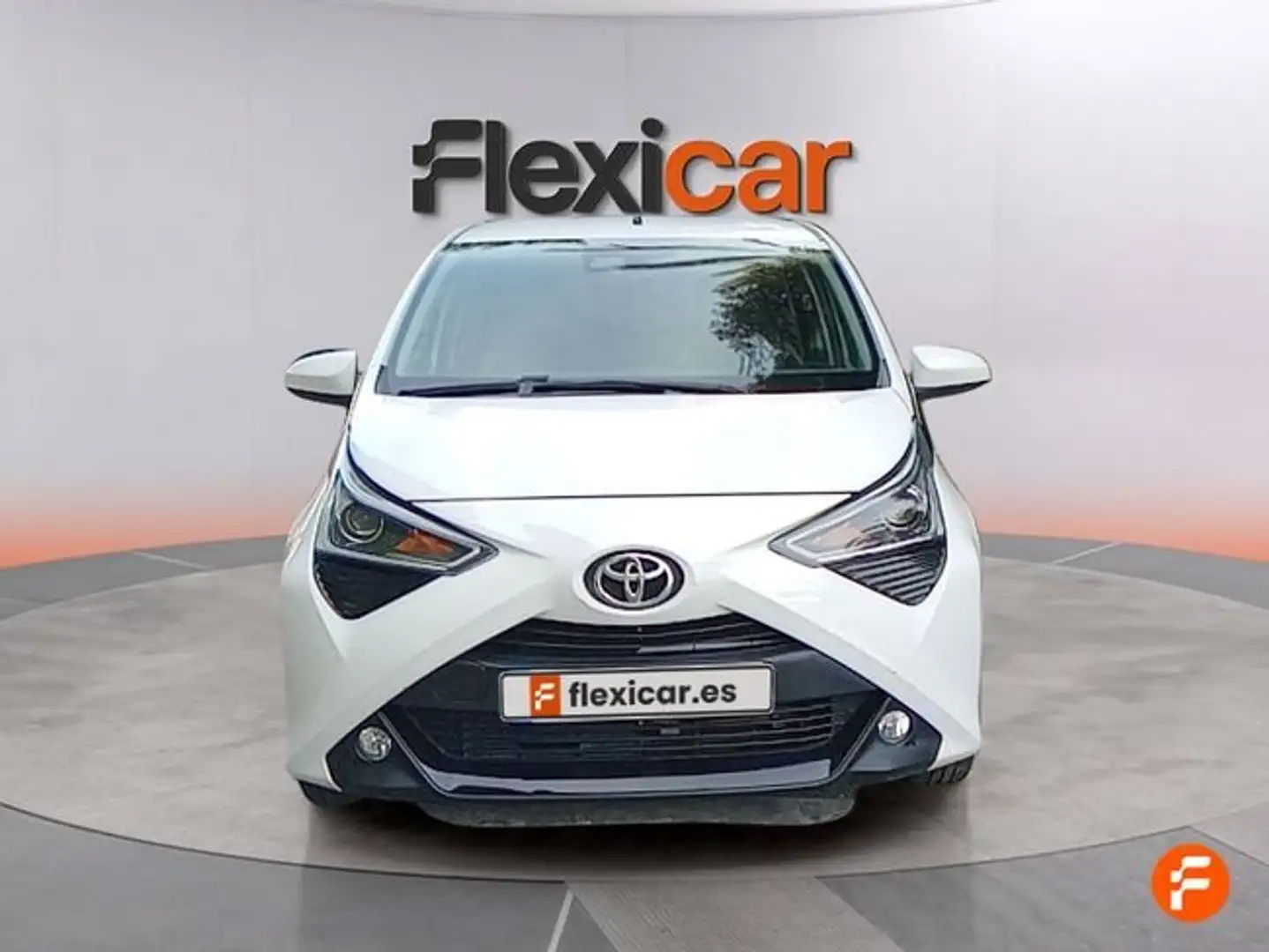 Toyota Aygo 70 x-play Blanco - 2