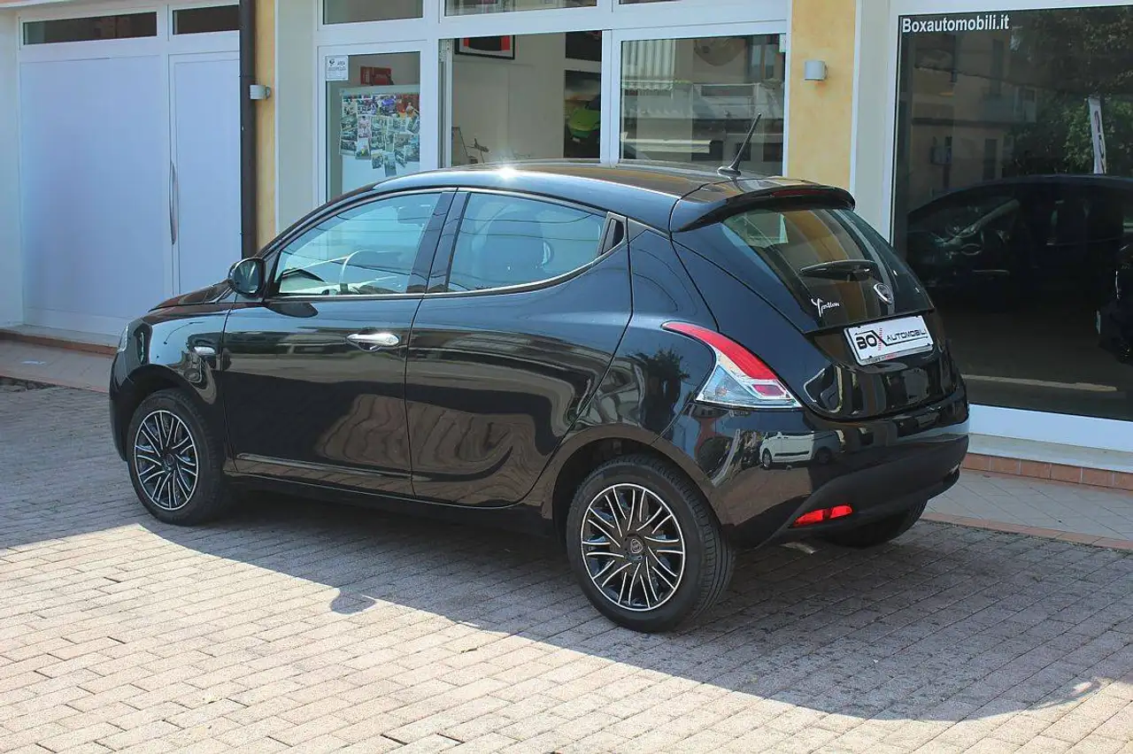 Lancia Ypsilon 2022 — фото 12