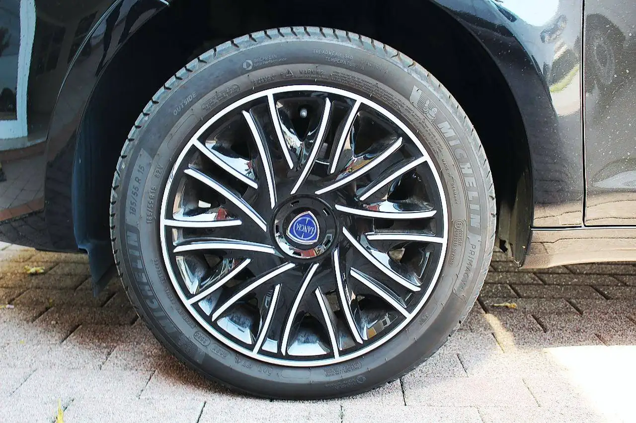Lancia Ypsilon 2022 — фото 14