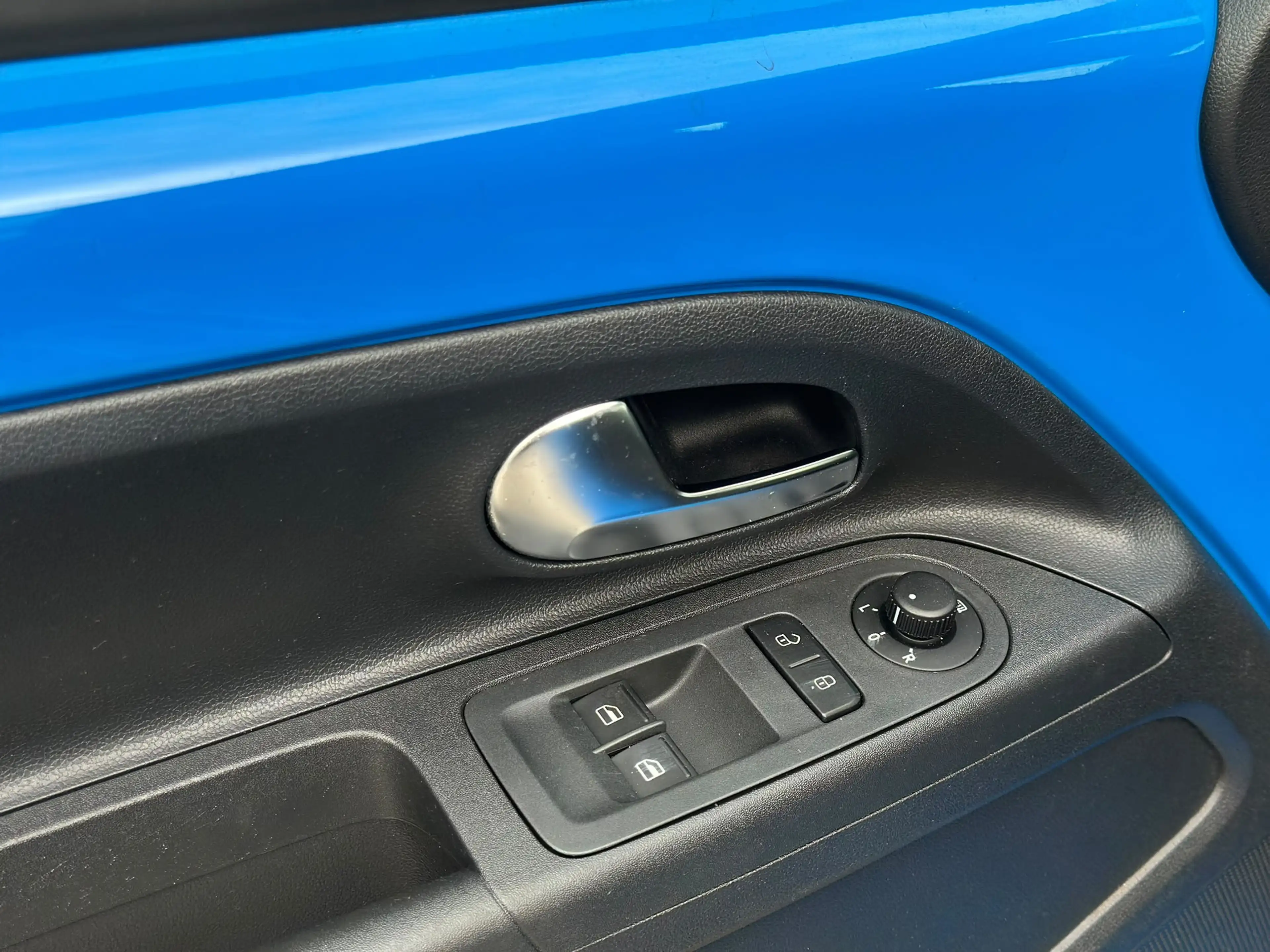 Volkswagen up! 1.0 move up!*SITZHEIZUNG*KLIMA*ZV*EL.FENSTER — photo 18
