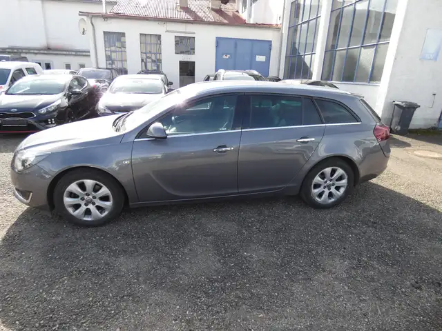 Opel Insignia view 4