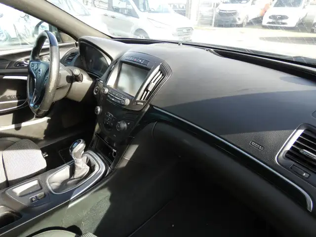 Opel Insignia view 12