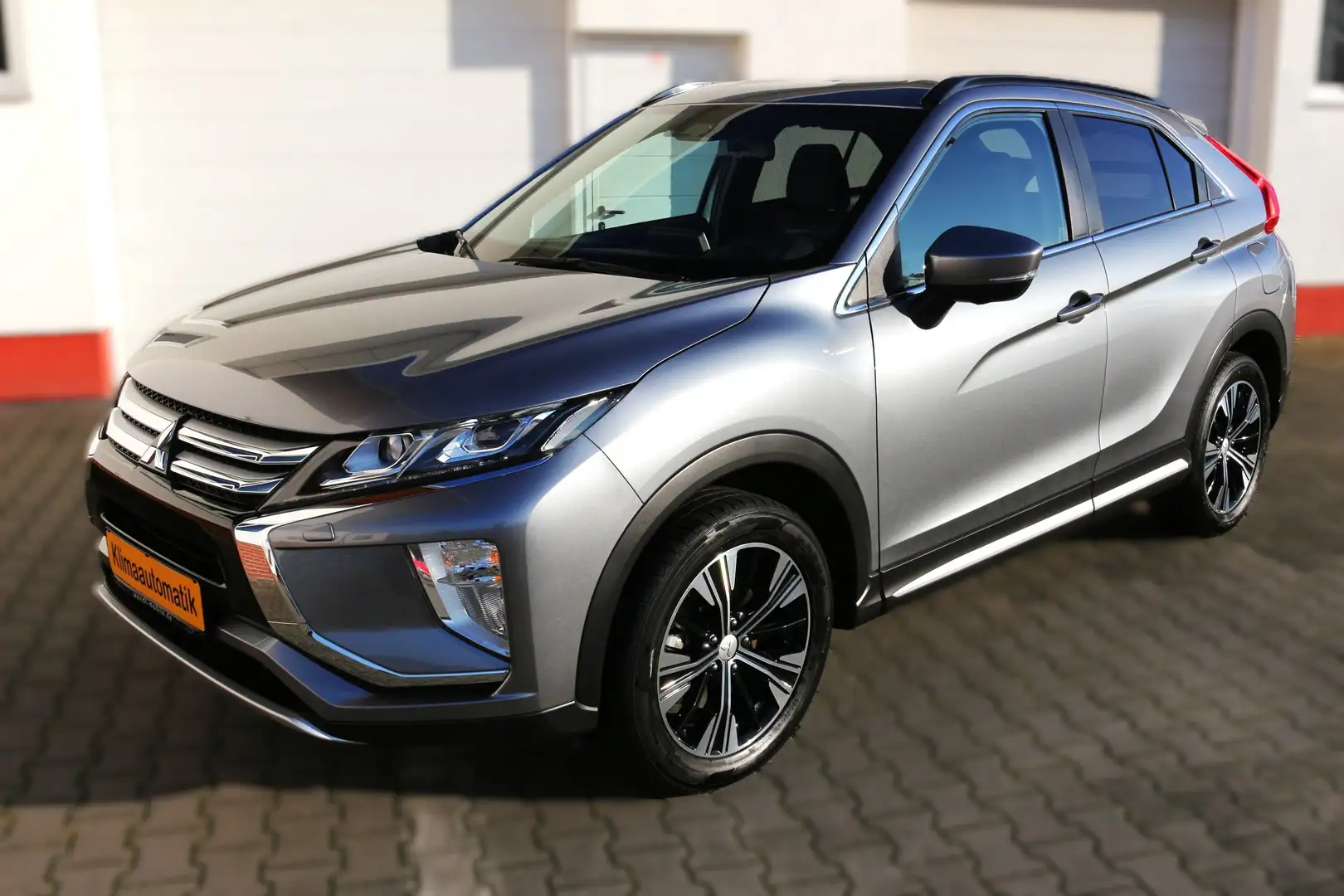 Mitsubishi Eclipse Cross Winterpaket, 360°Kamera, Bi-LED- Scheinwerfer Grau - 2