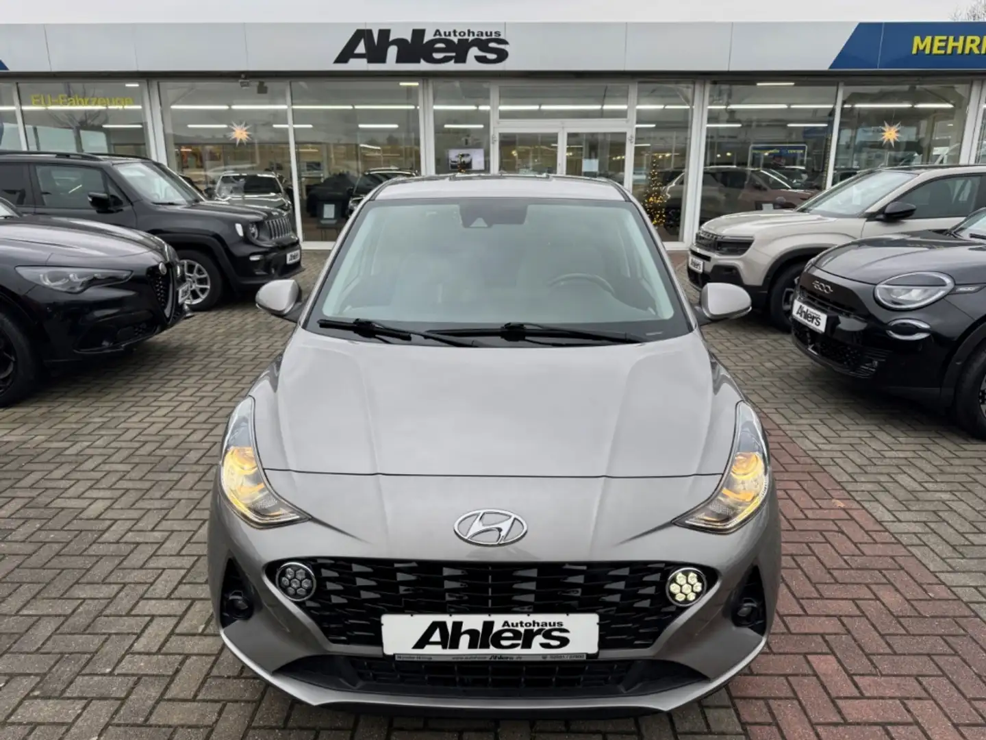 Hyundai i10 +KAMERA+CARPLAY+ALLWETTER+WARTUNGNEU+BLUETOOTH+ Beige - 2