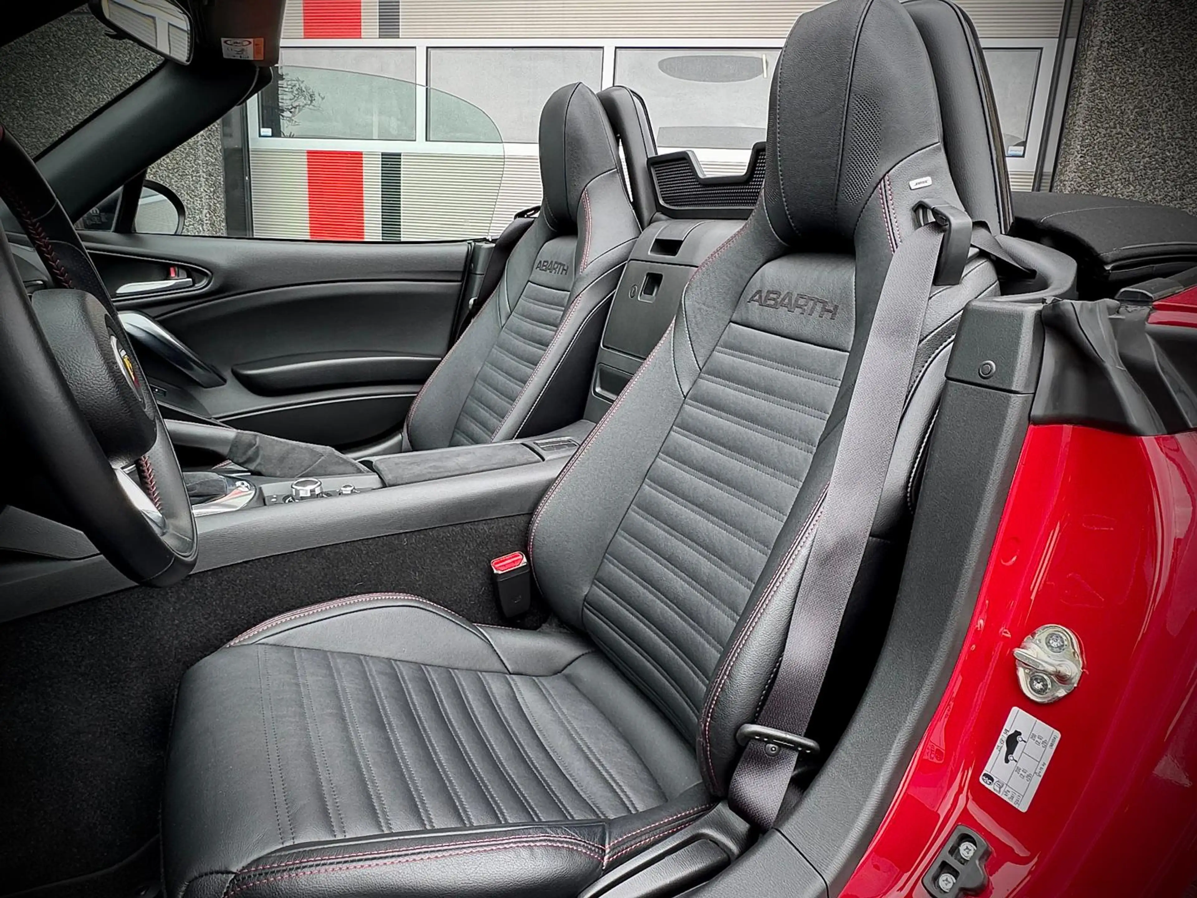 Abarth 124 Spider 1.4 MultiAir Turbo / Aut / 170pk / Record Monza ex — photo 32