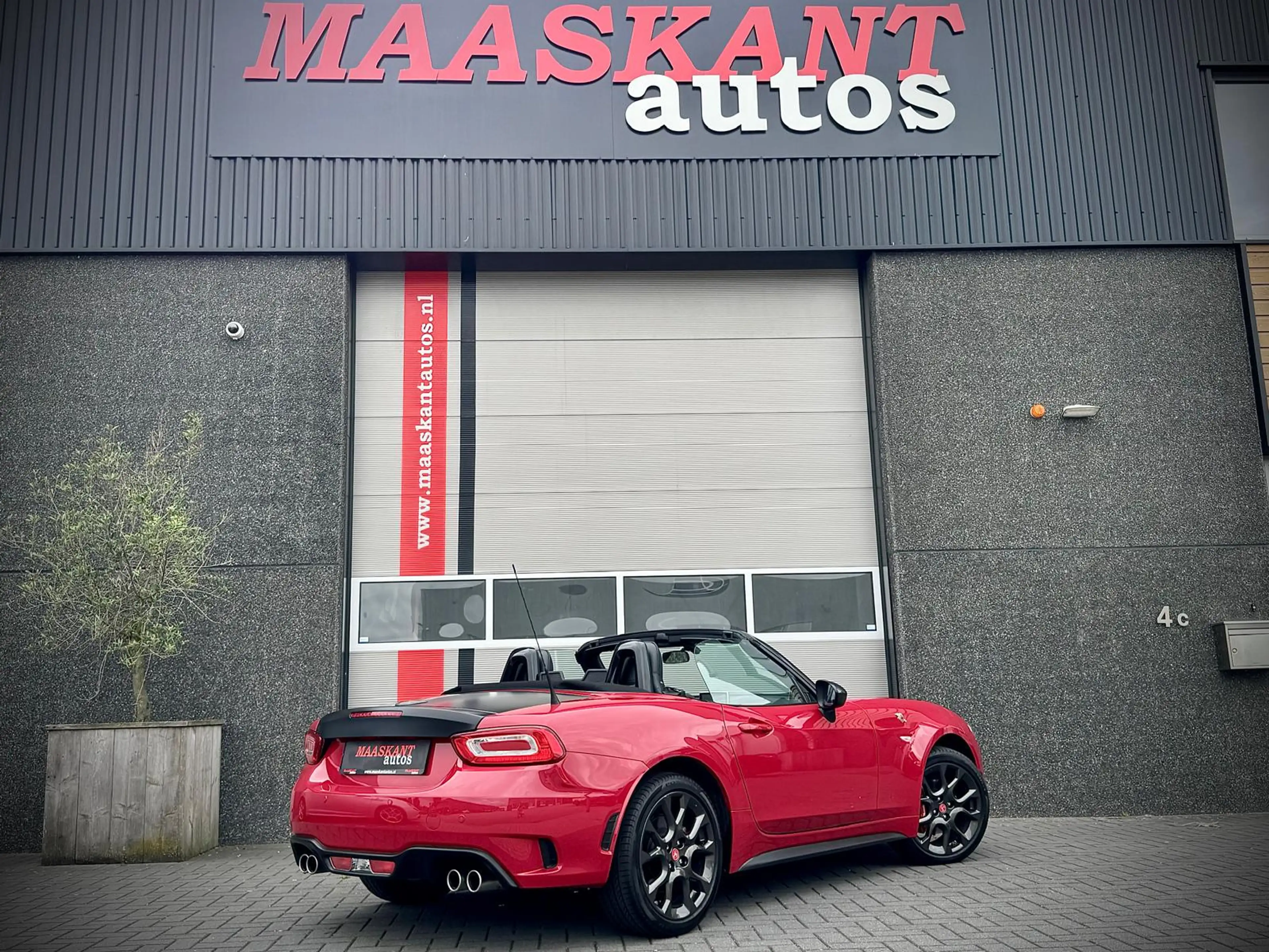 Abarth 124 Spider 1.4 MultiAir Turbo / Aut / 170pk / Record Monza ex — photo 4