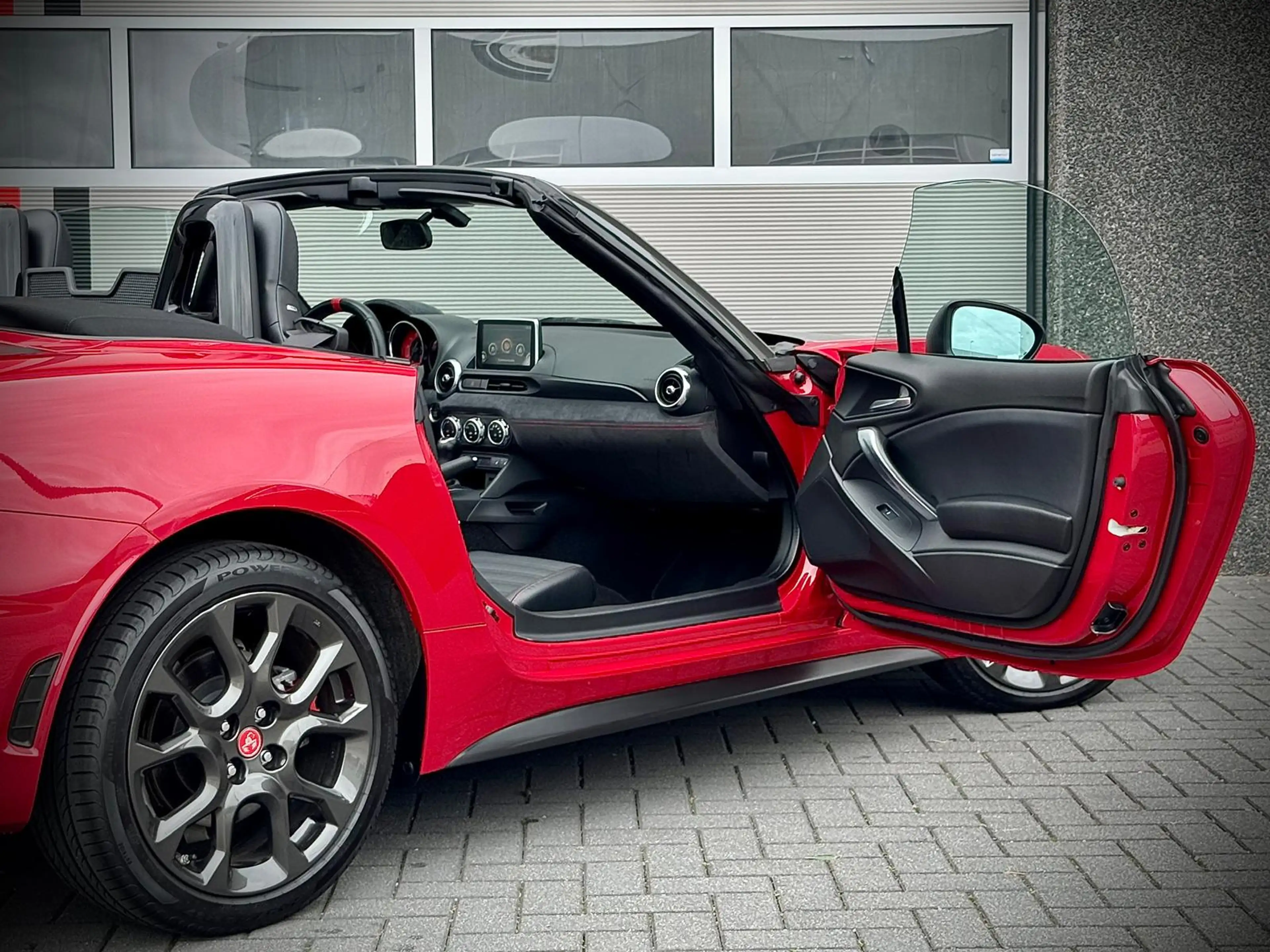 Abarth 124 Spider 1.4 MultiAir Turbo / Aut / 170pk / Record Monza ex — photo 25