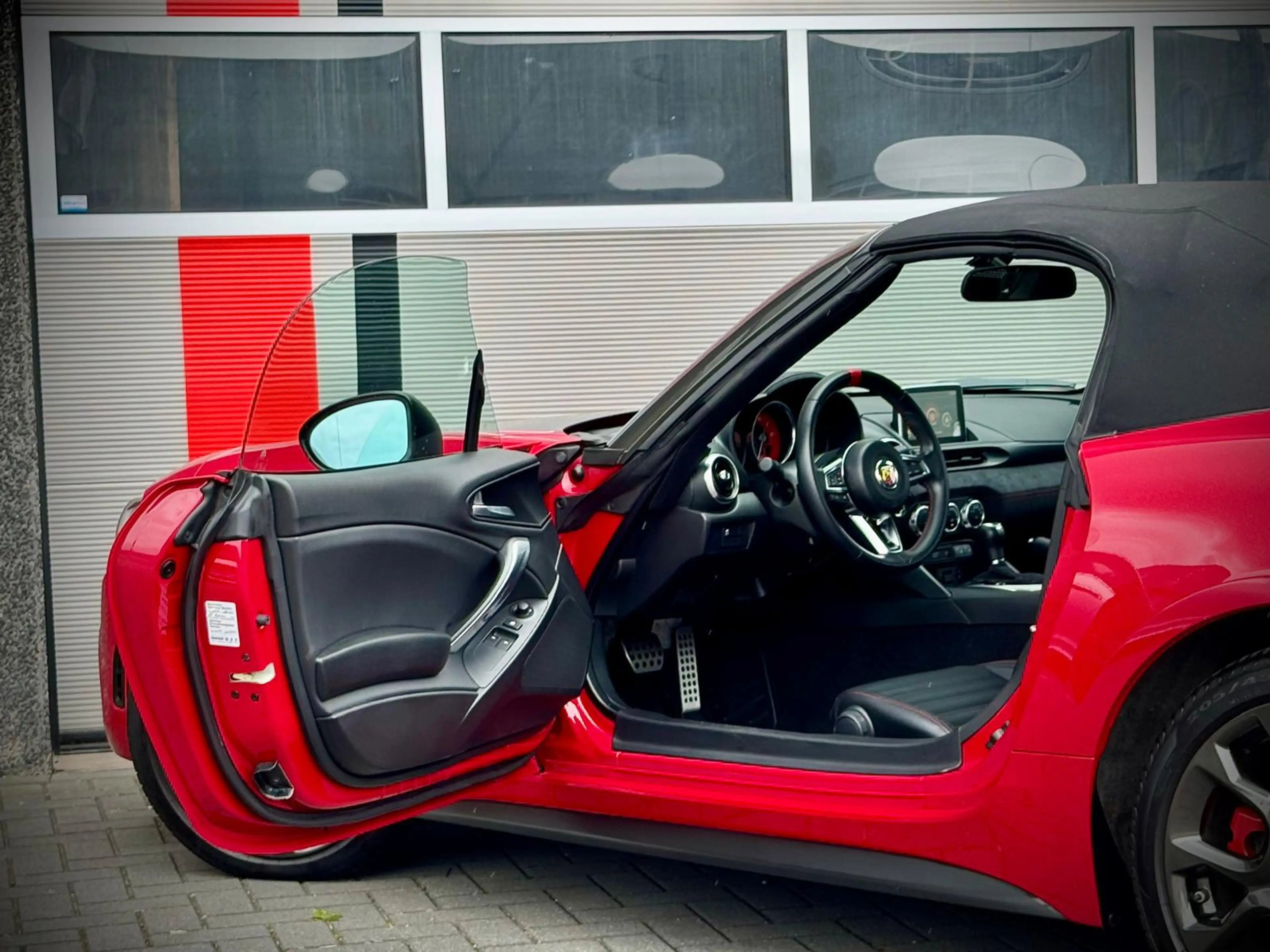 Abarth 124 Spider 1.4 MultiAir Turbo / Aut / 170pk / Record Monza ex — photo 24