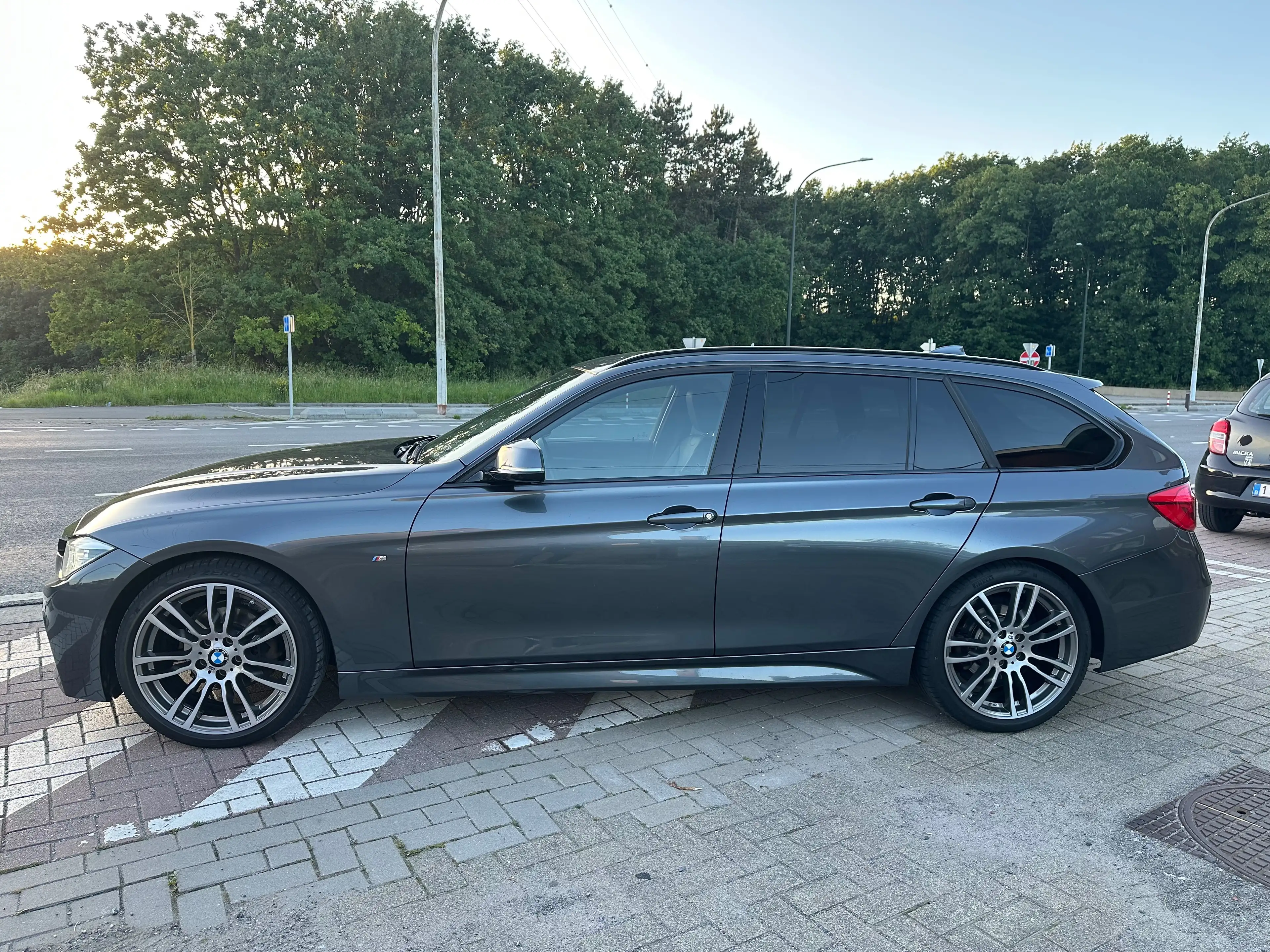 BMW 318 dA Pack M / GPS Cuir CarPlay LED Capteurs — photo 6