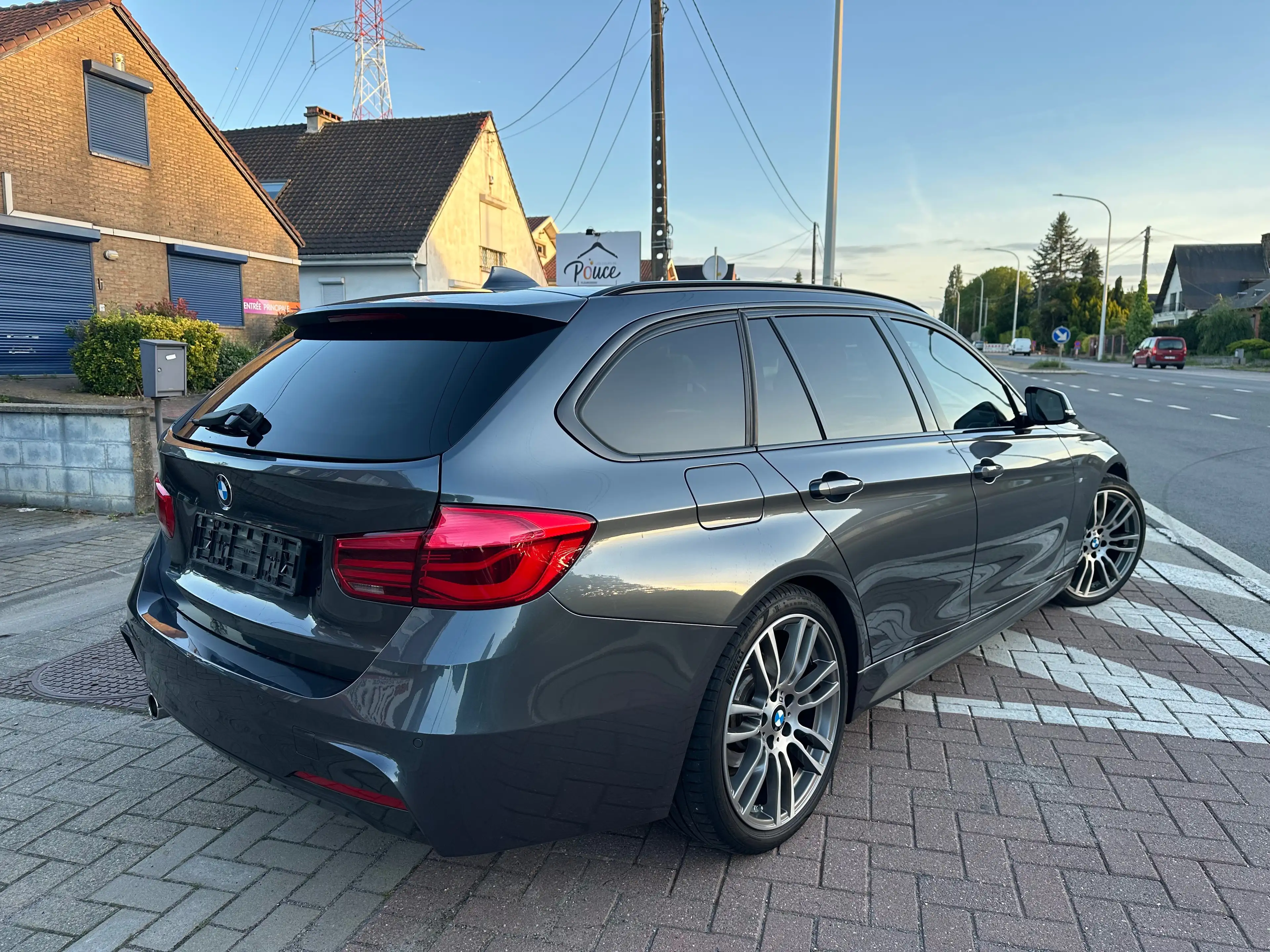 BMW 318 dA Pack M / GPS Cuir CarPlay LED Capteurs — photo 4