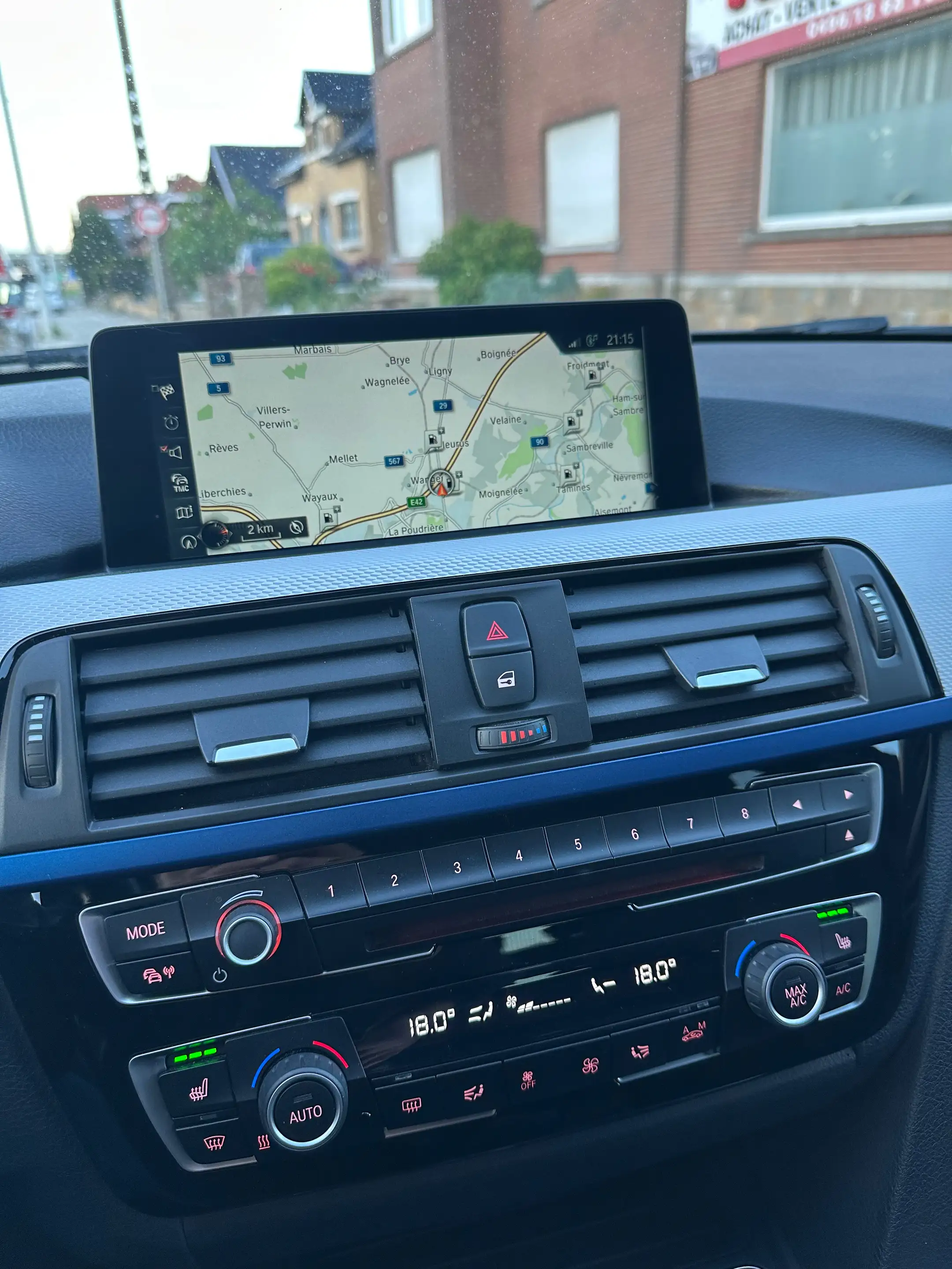 BMW 318 dA Pack M / GPS Cuir CarPlay LED Capteurs — photo 11
