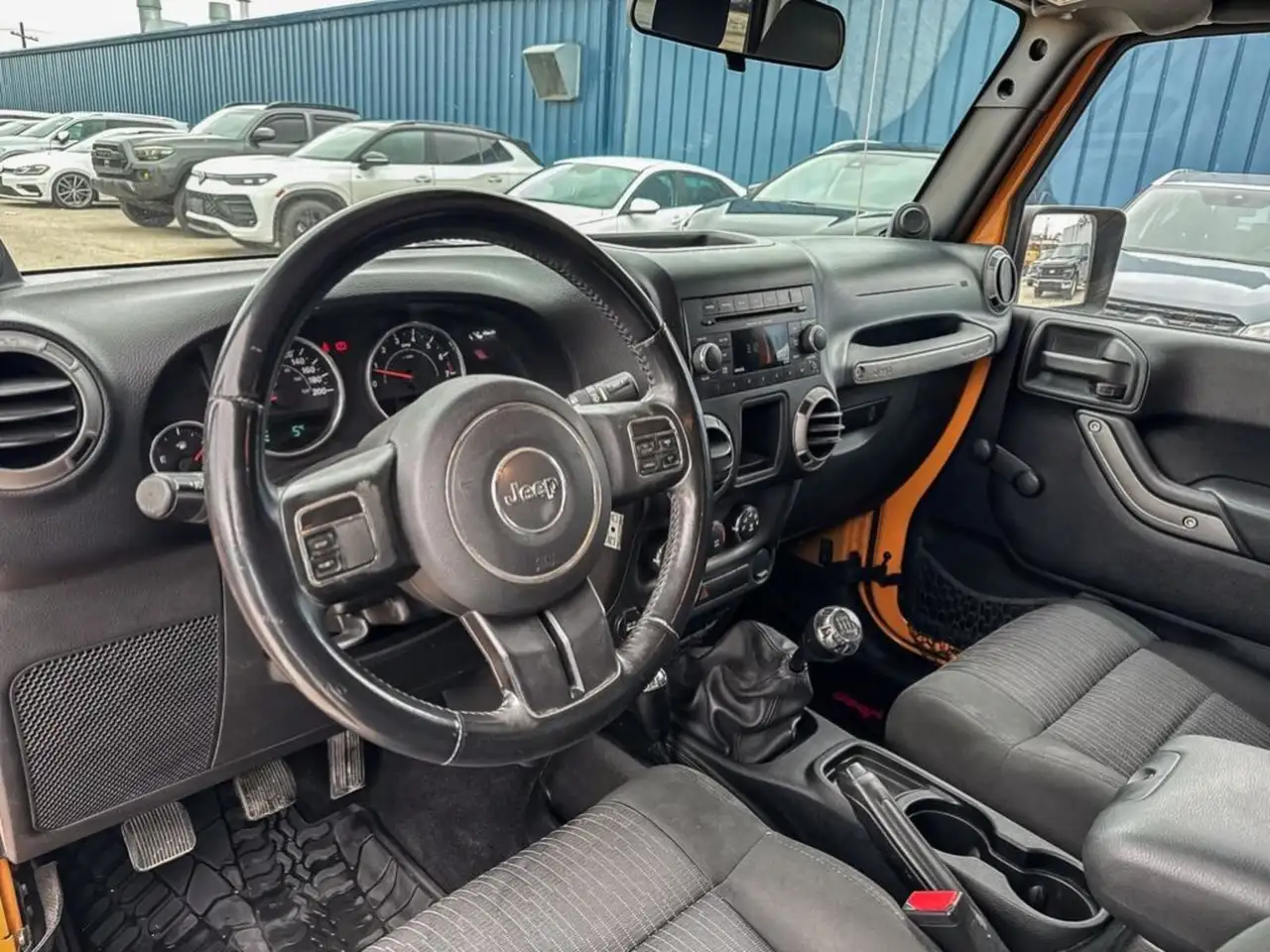 Jeep Wrangler снимка Jeep Wrangler