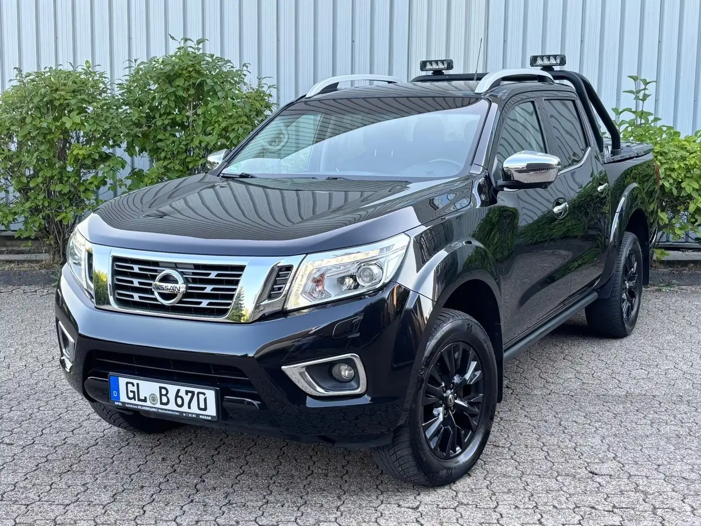 Nissan Navara Navara 2.3 dci d.cab Tekna 4wd 190cv auto E6 Noir - 1