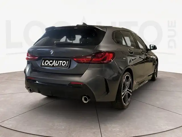 BMW 1 Series view 4