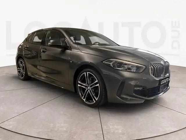 BMW 1 Series view 3