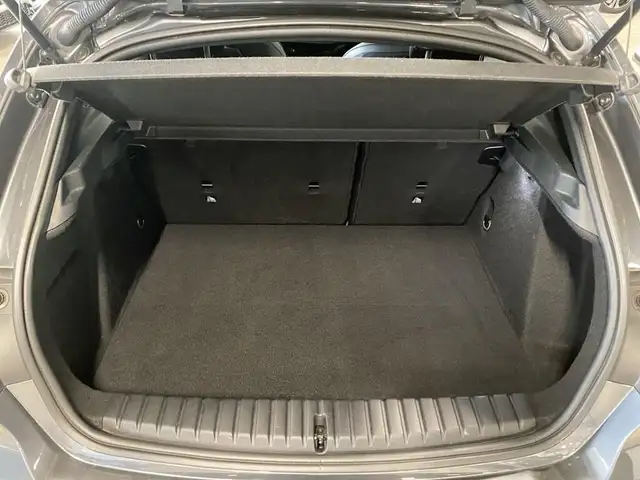 BMW 1 Series view 9