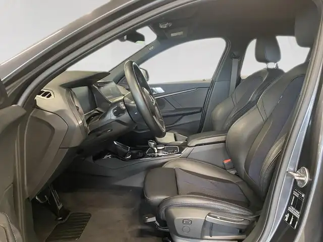 BMW 1 Series view 7