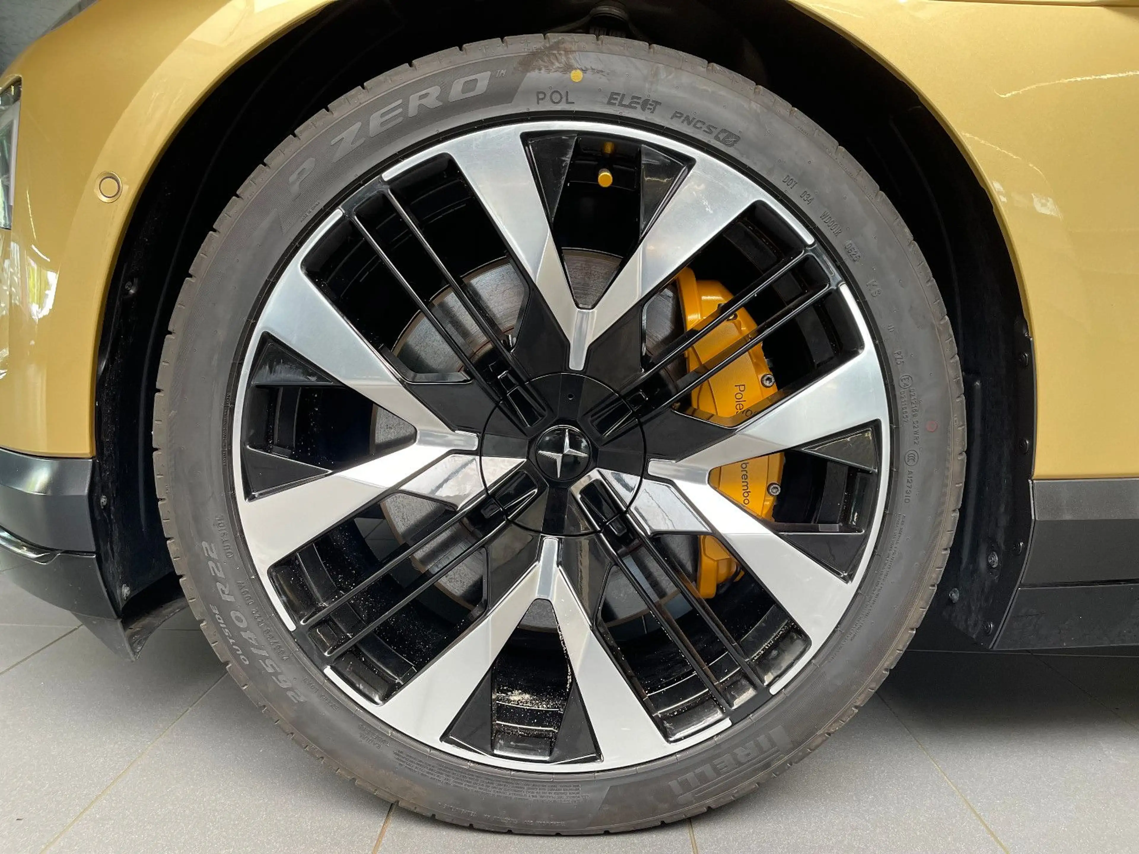 Polestar 4 Long Range Dual Performance Nappa, E-ChromDach — photo 8