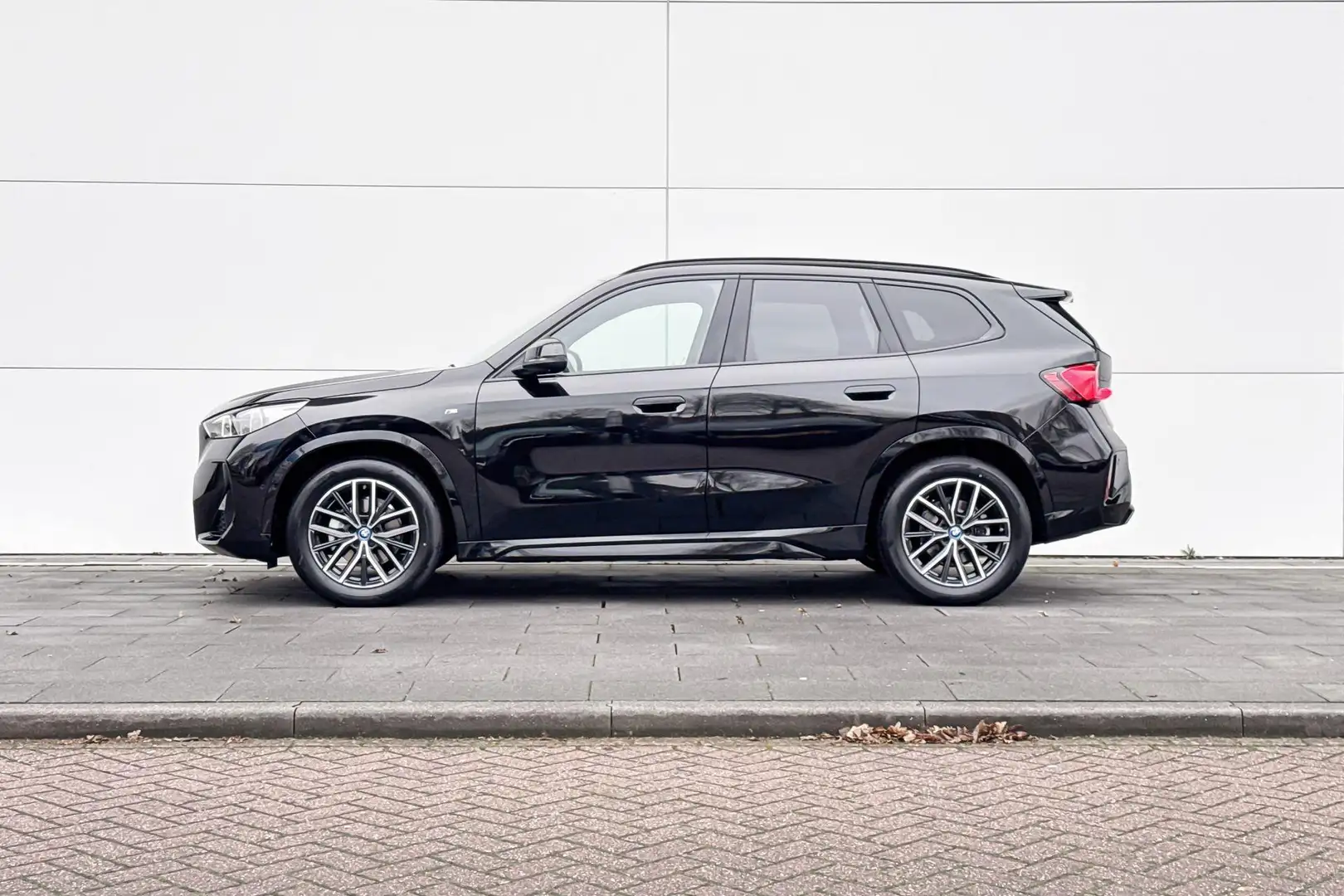 BMW iX1 eDrive20 M-Sport Premium M-Sport | Premium pack Negru - 2